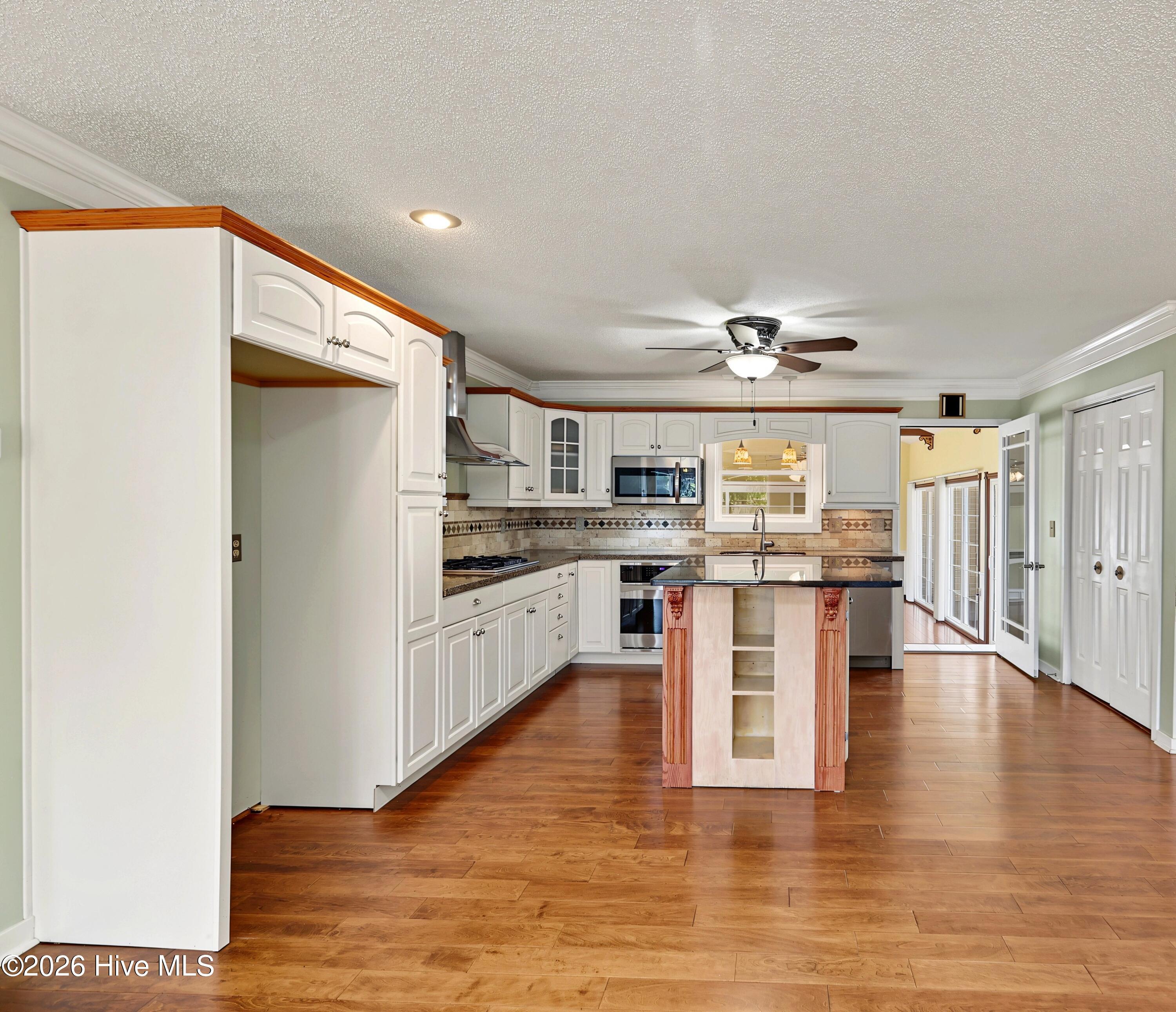 1299 N Shore Drive Property Photo 11