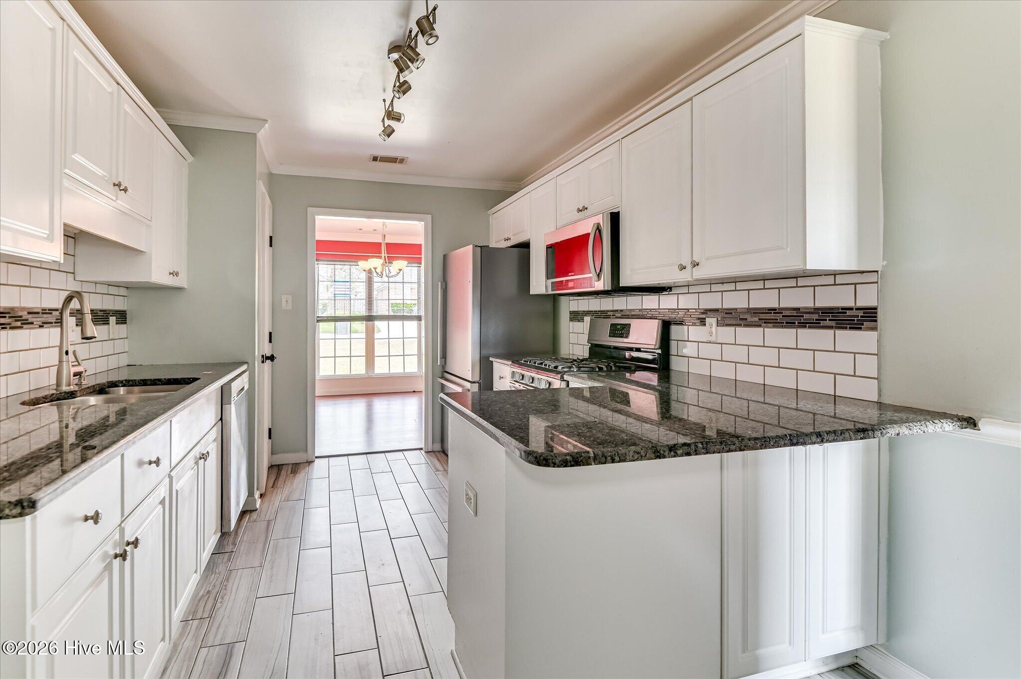 4523 Castle Rock Road Property Photo 13