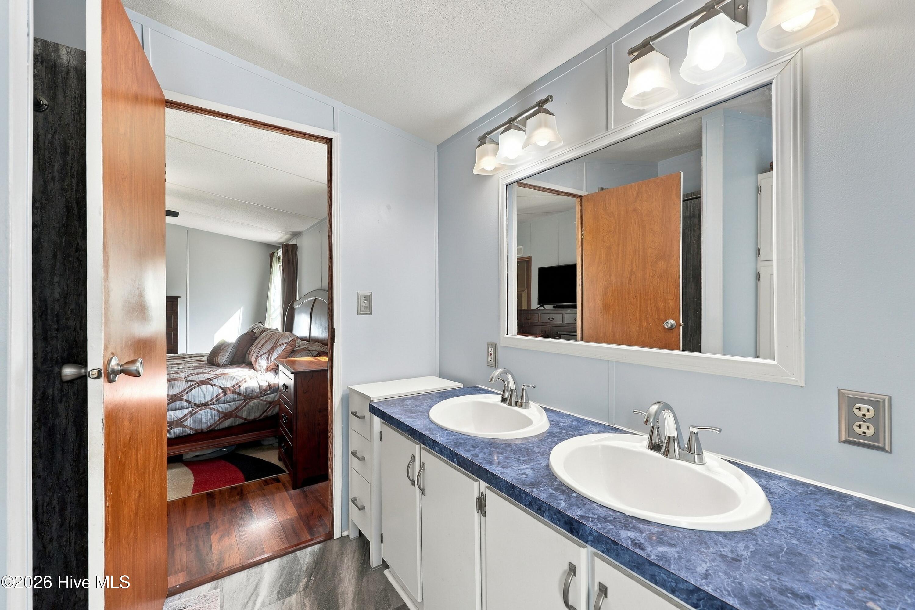 683 Bay Harbor Drive Property Photo 14