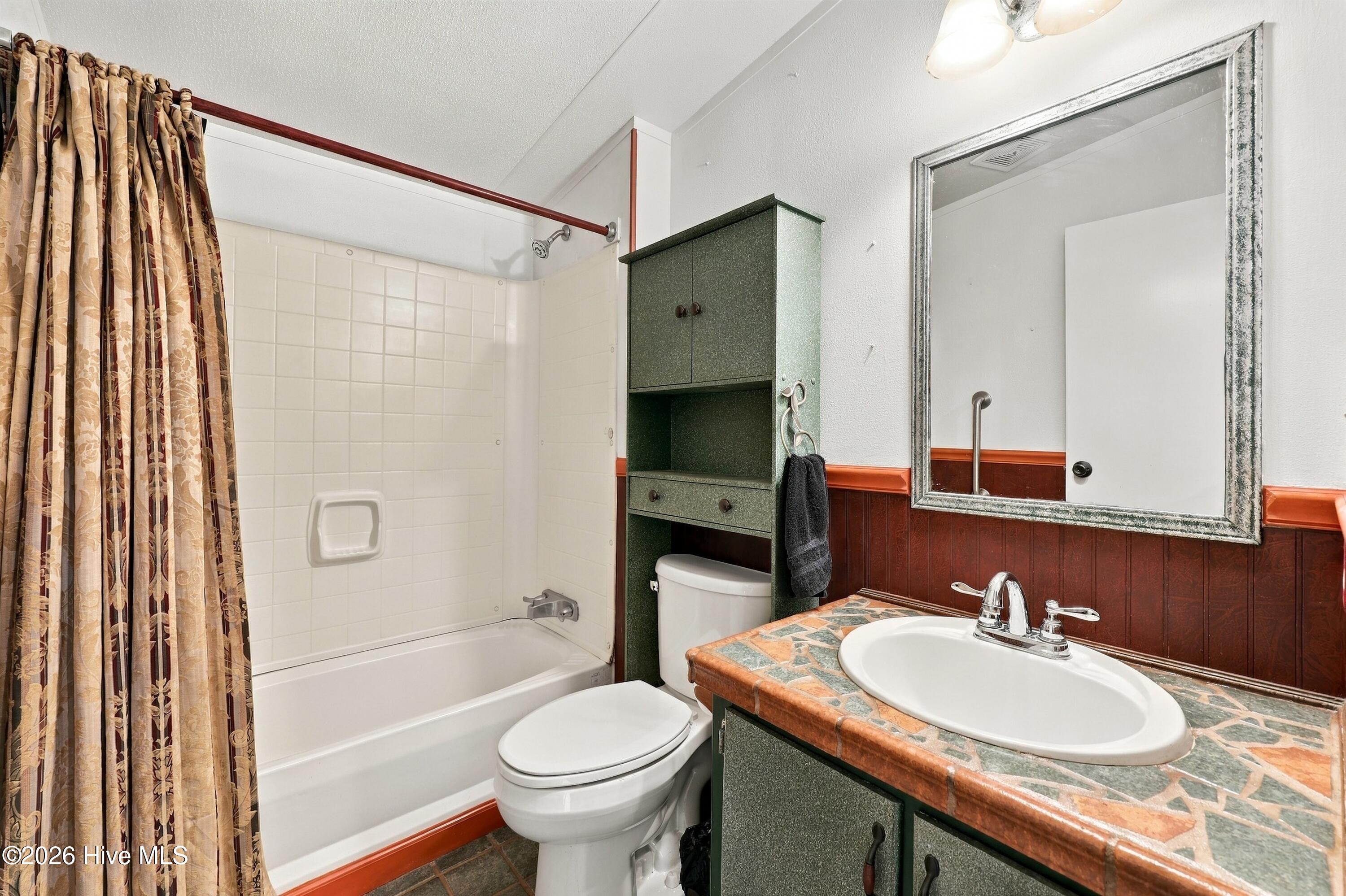 683 Bay Harbor Drive Property Photo 18
