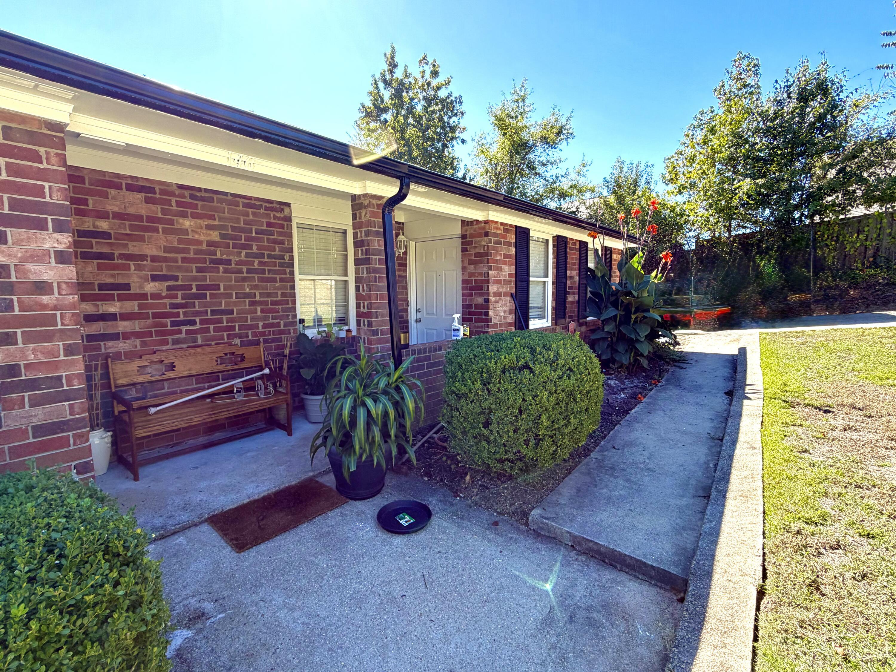 146 Stoneybrooks Place Property Photo 3