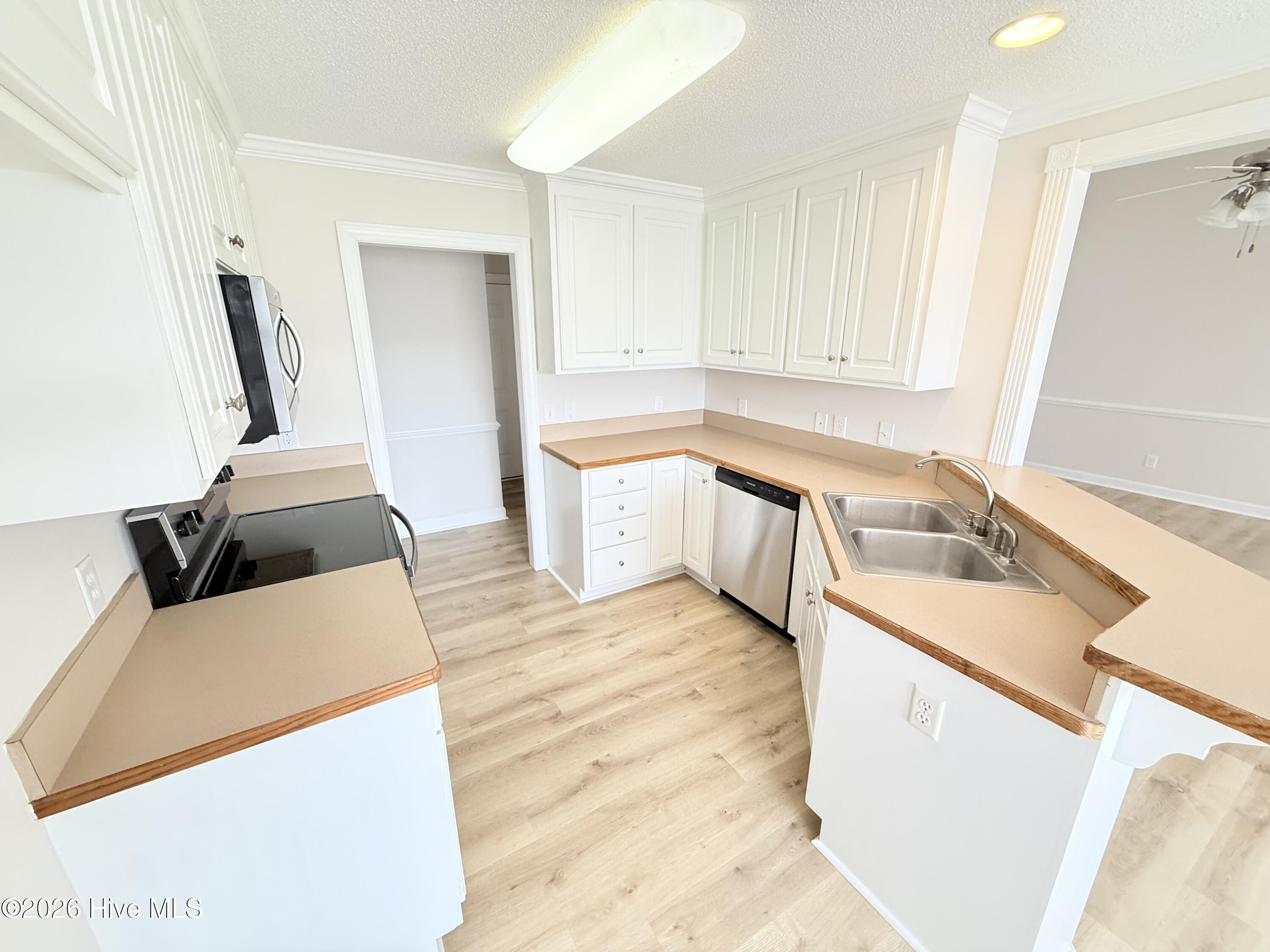 109 Willowbrook Drive Property Photo 8