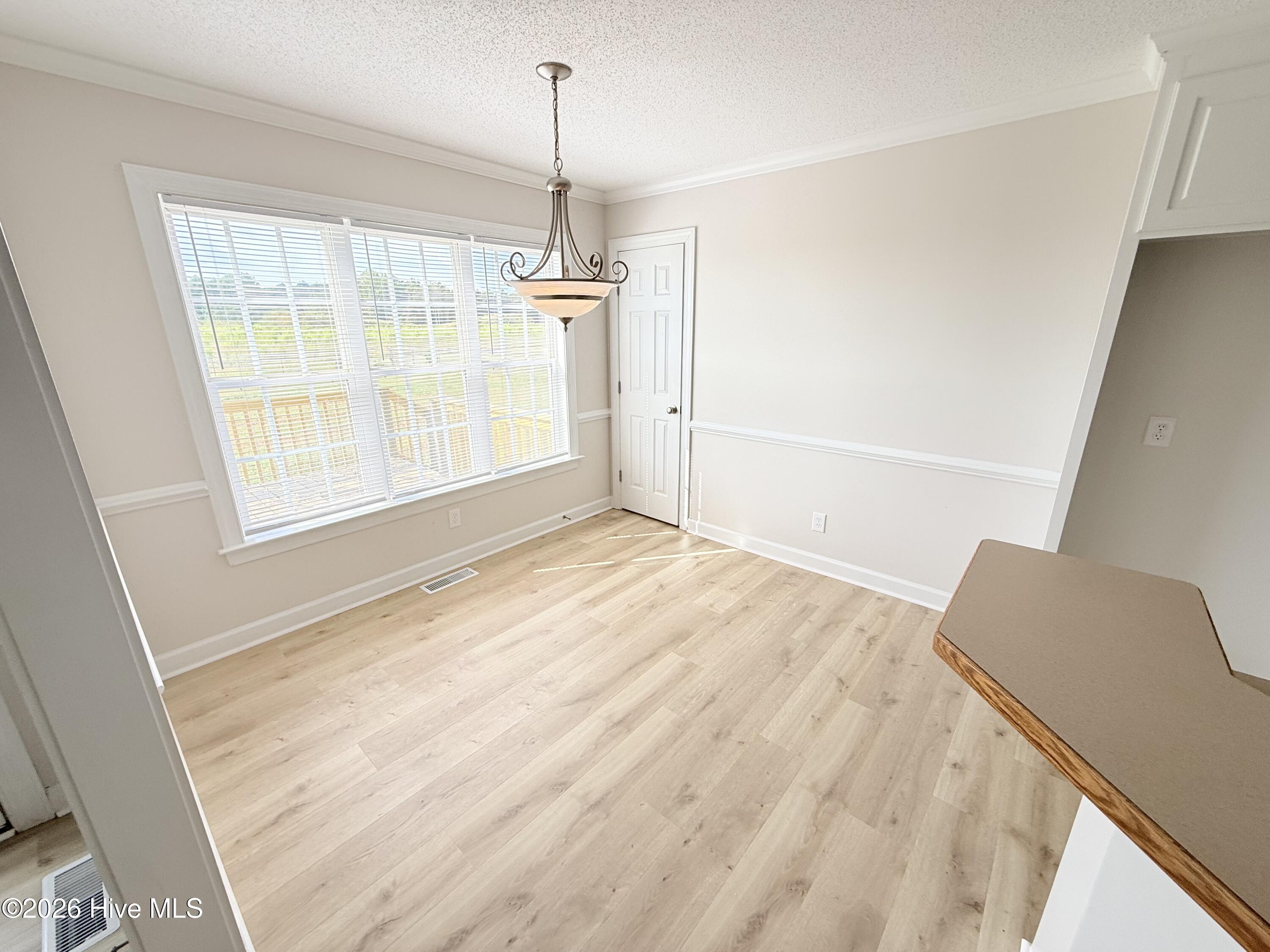 109 Willowbrook Drive Property Photo 10