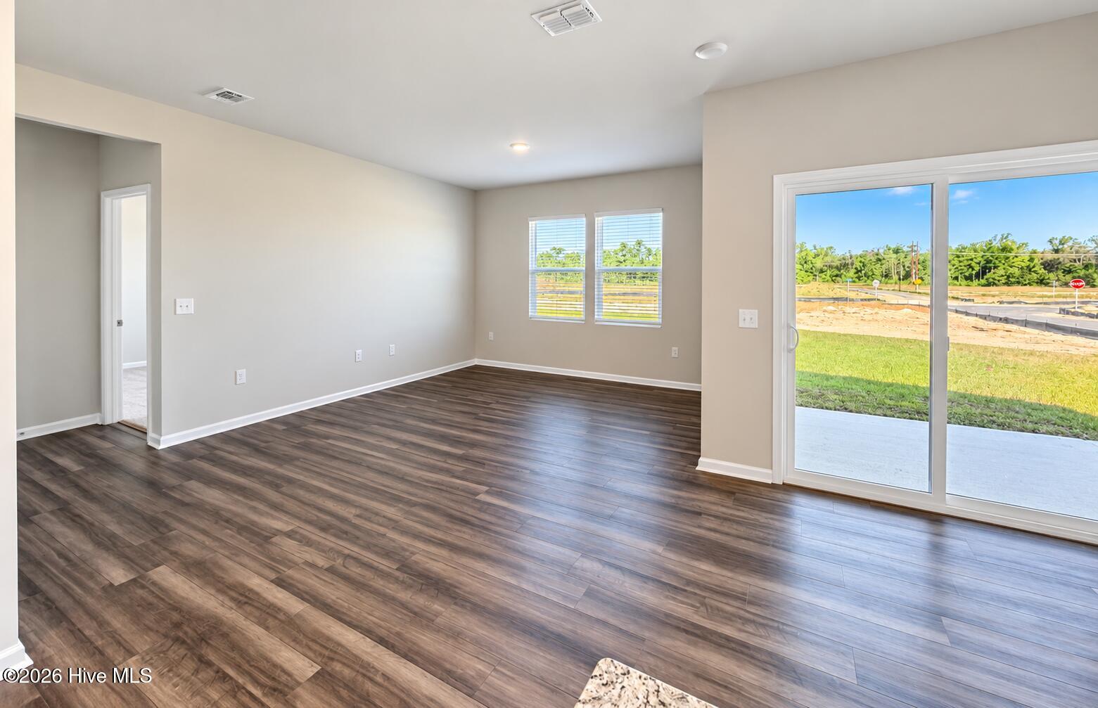 591 Coronado Avenue Se Property Photo 3