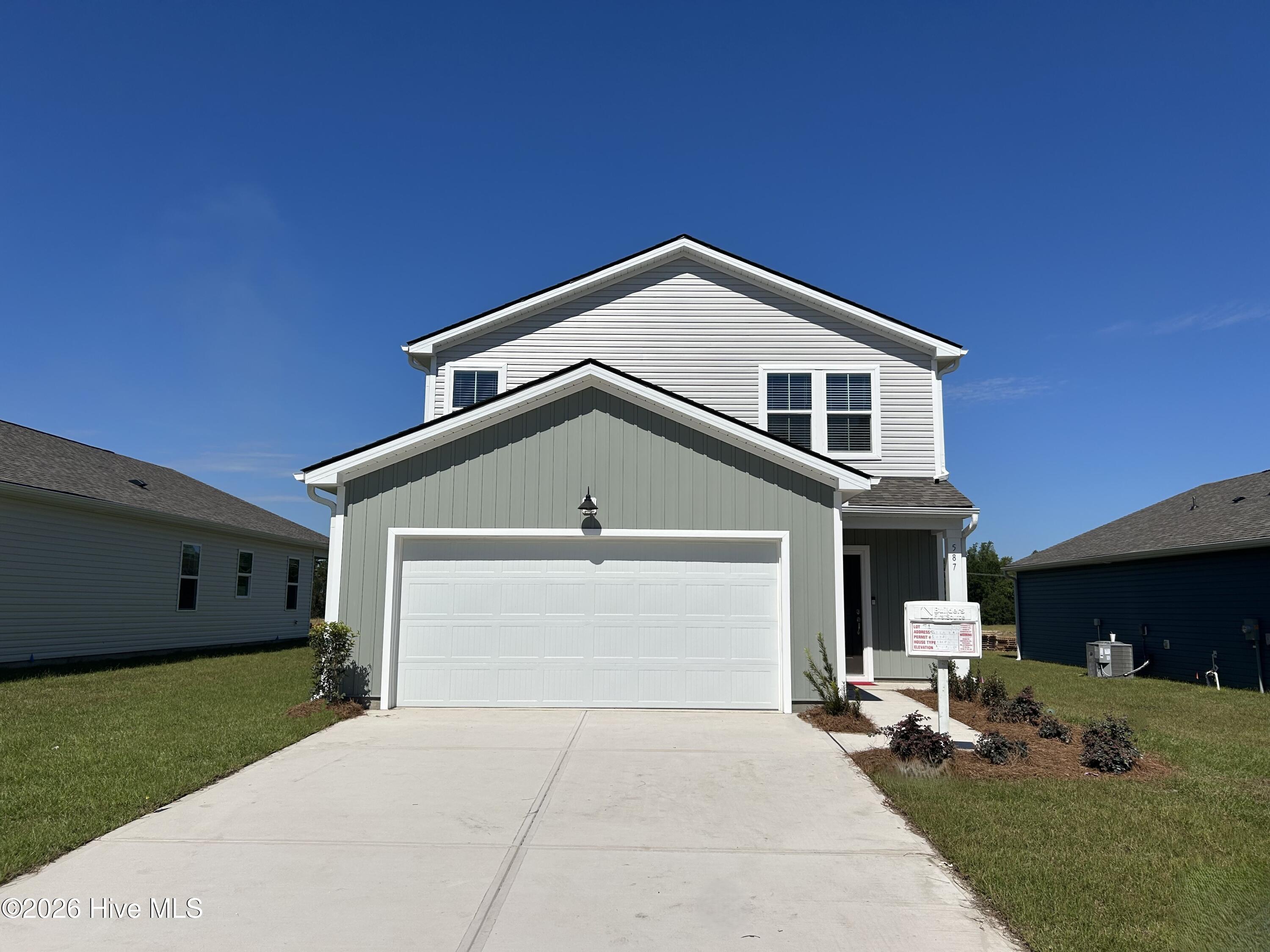587 Coronado Avenue Se Property Photo 1