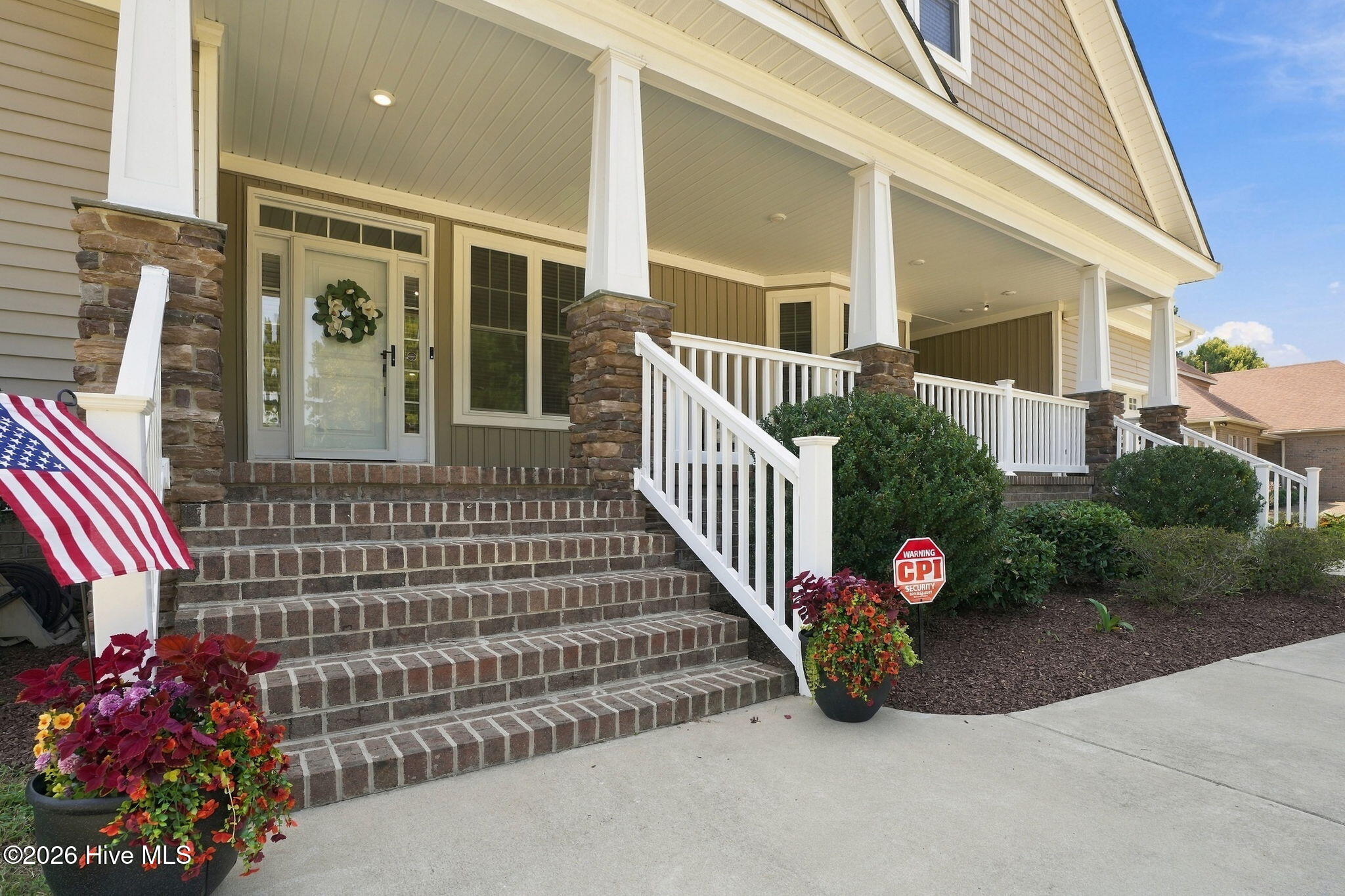 4915 Country Club Drive N Property Photo 2