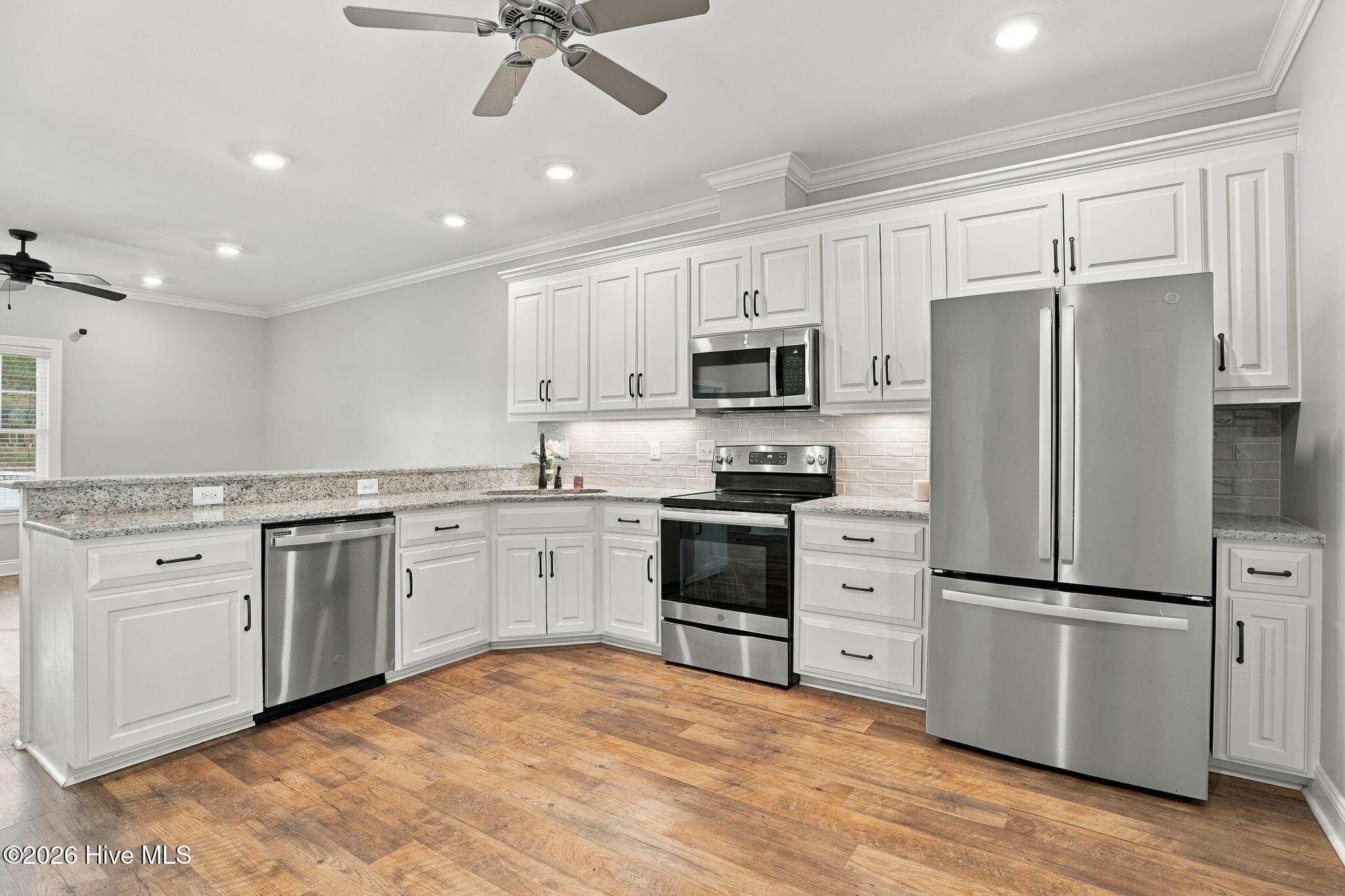 4915 Country Club Drive N Property Photo 10