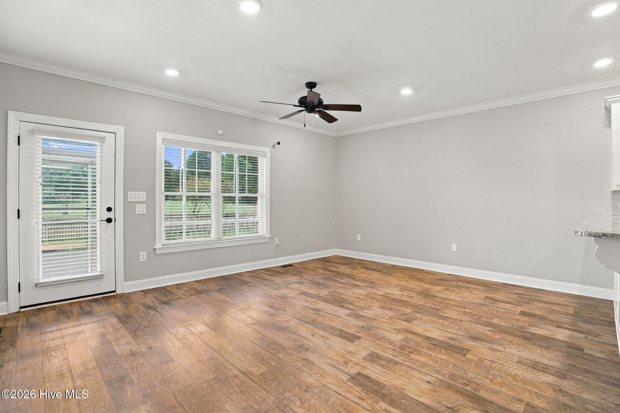 4915 Country Club Drive N Property Photo 17