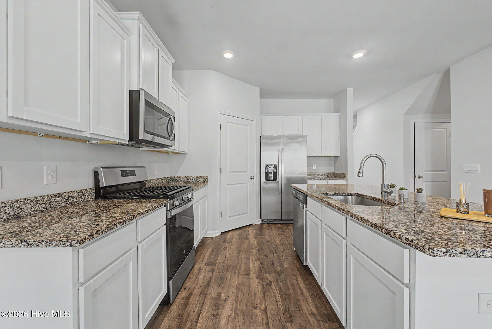 6113 Whitewater Drive Property Photo 12