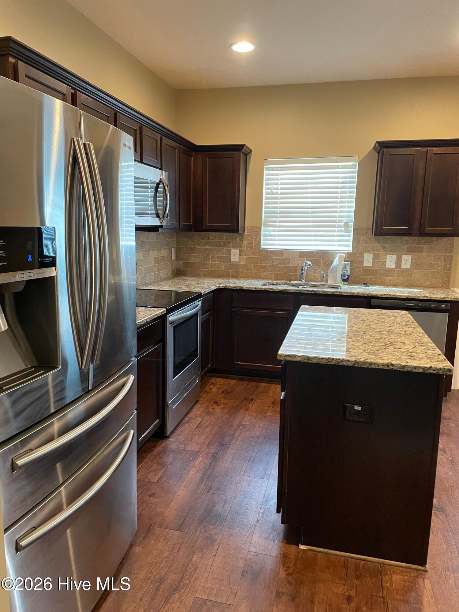 148 Sims Court Property Photo 4
