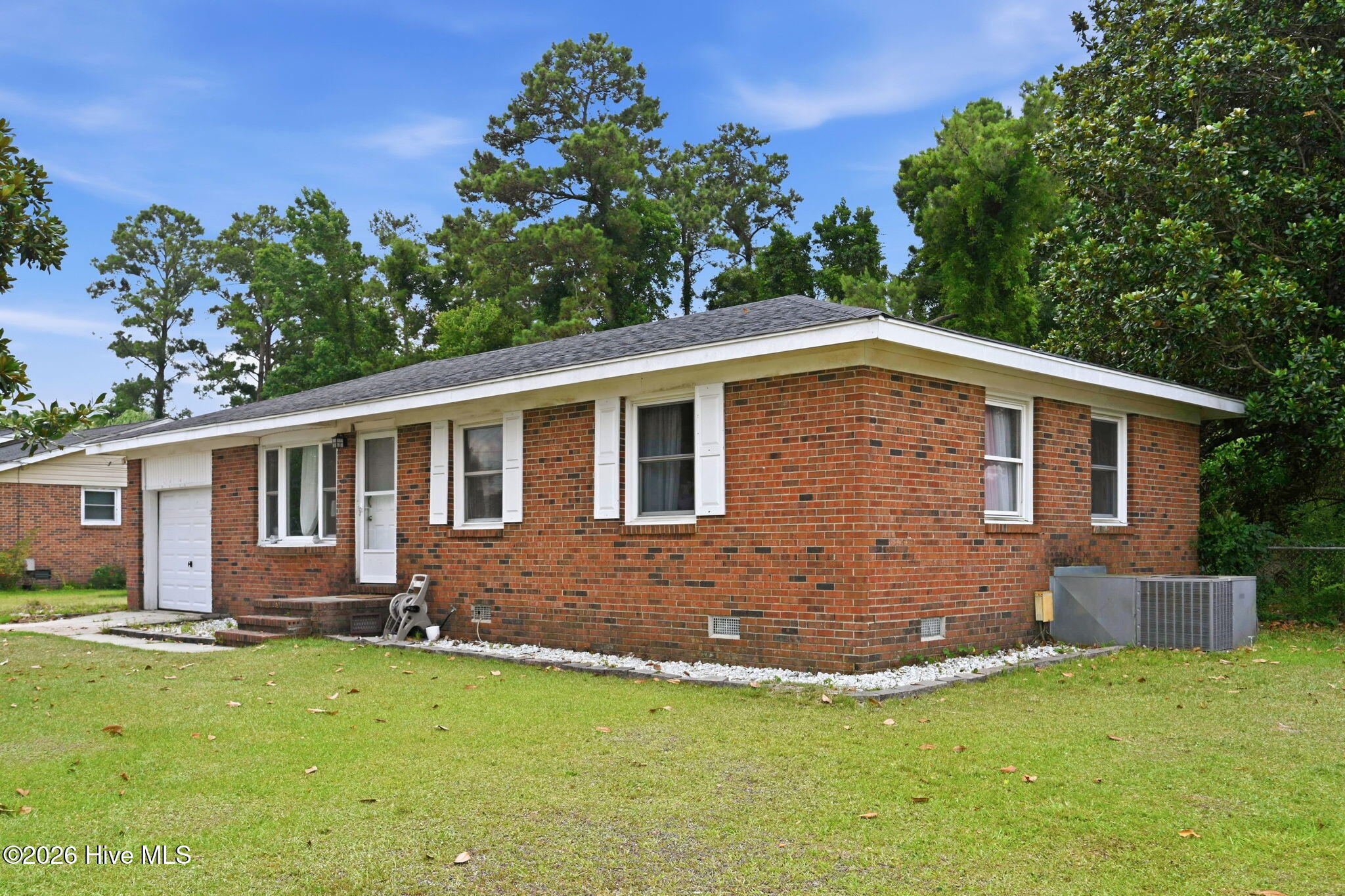 104 Yorkshire Drive Property Photo 24