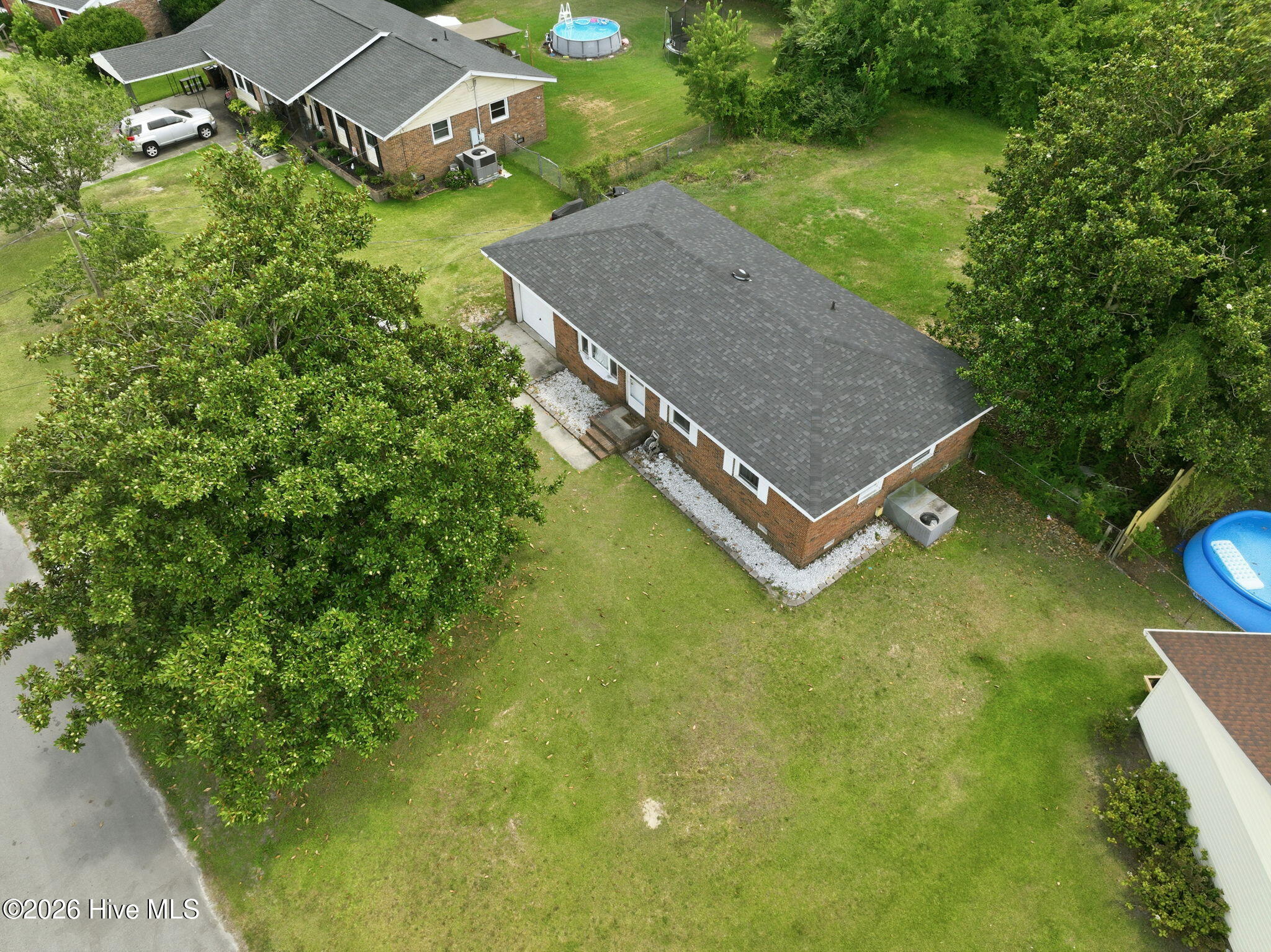 104 Yorkshire Drive Property Photo 31