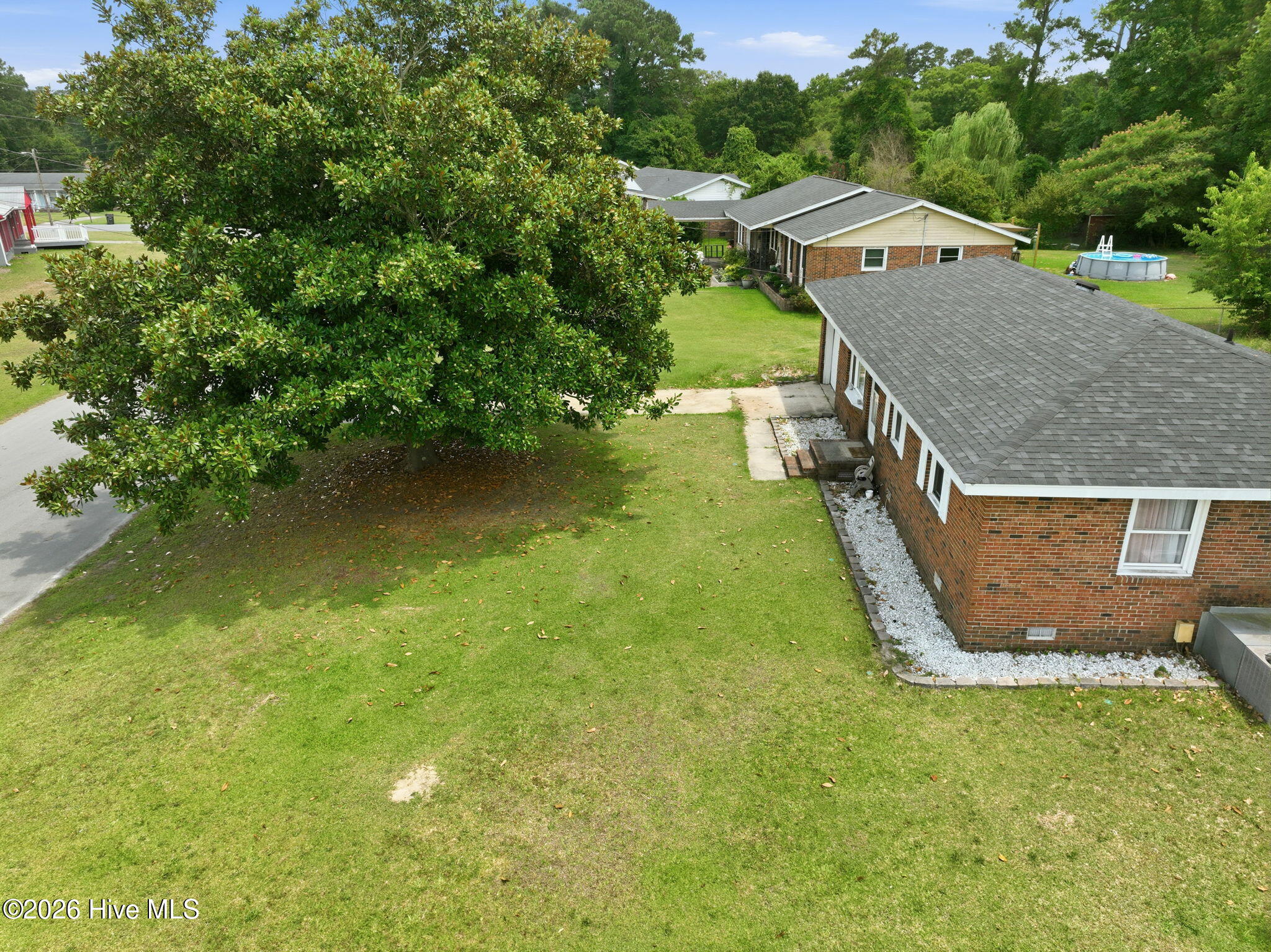 104 Yorkshire Drive Property Photo 32
