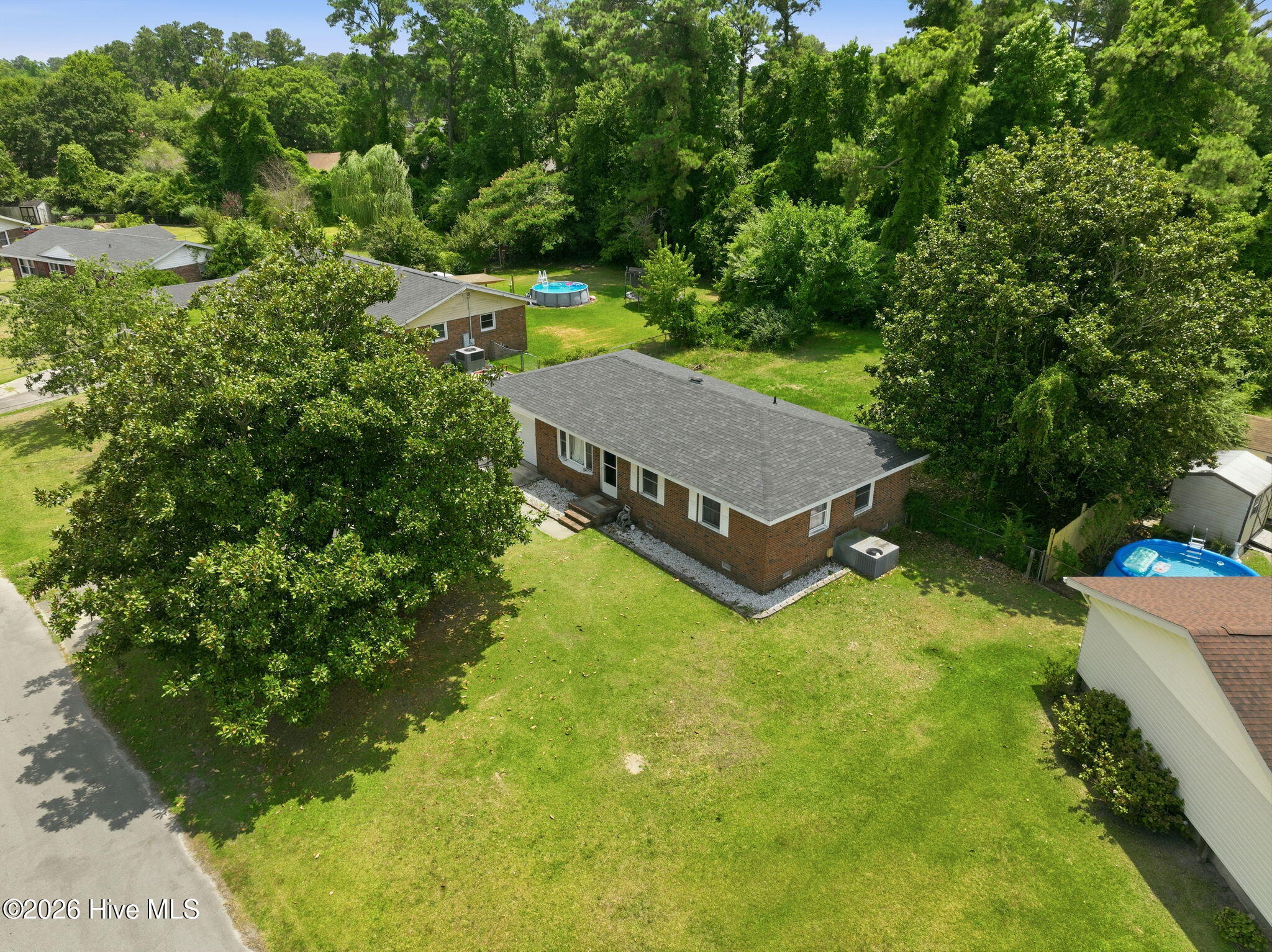 104 Yorkshire Drive Property Photo 37