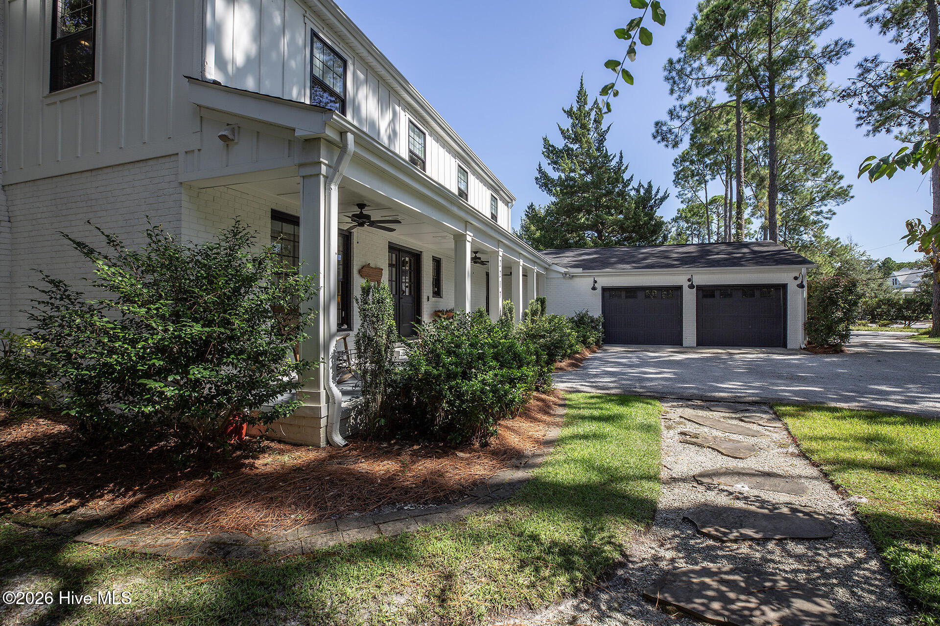 2217 S Canterbury Road Property Photo 2