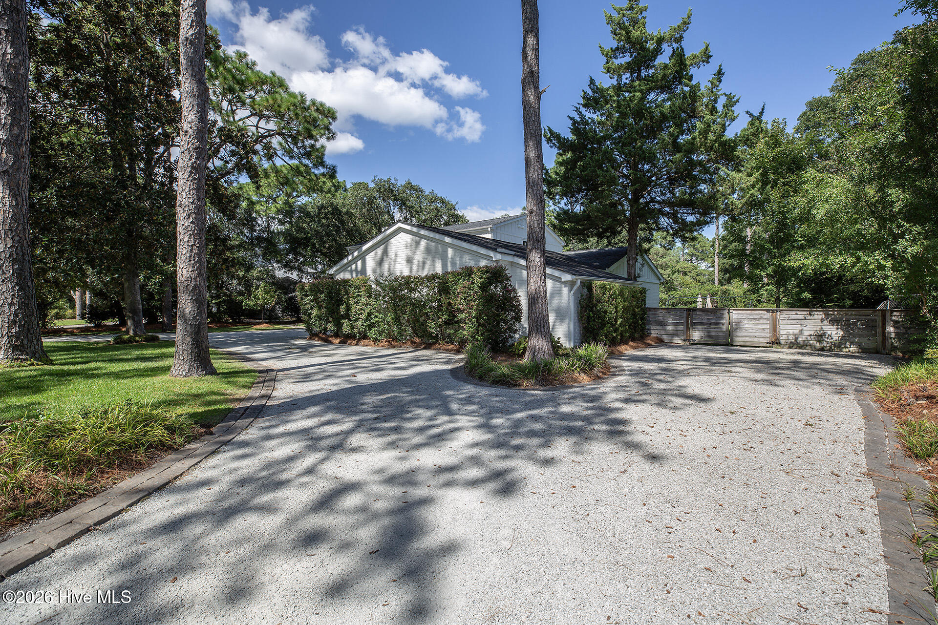 2217 S Canterbury Road Property Photo 48