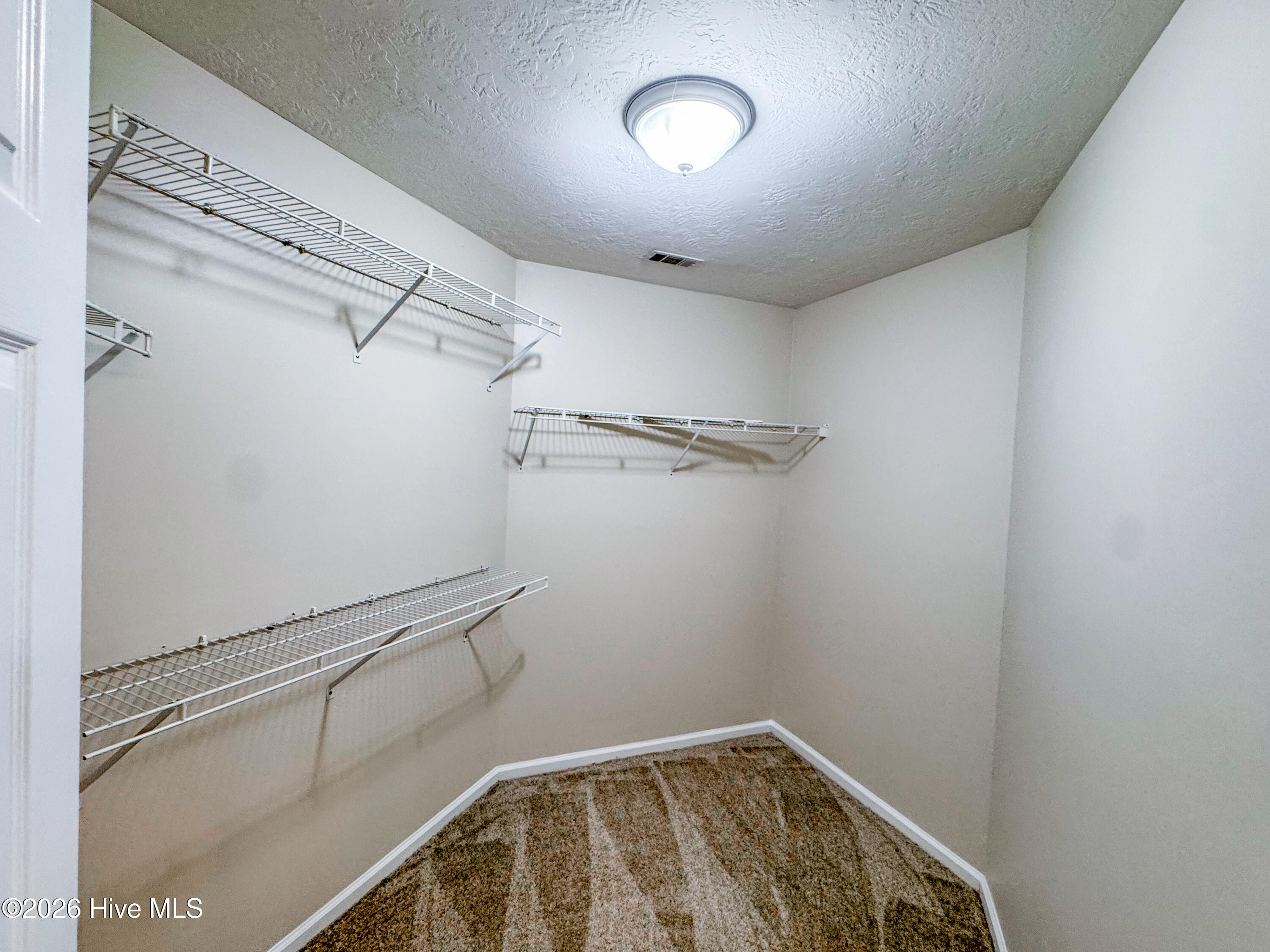 2928 Arrowwood Circle Property Photo 4