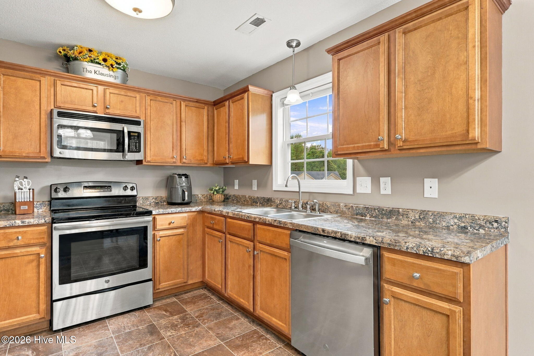 210 Gillespie Drive Property Photo 12
