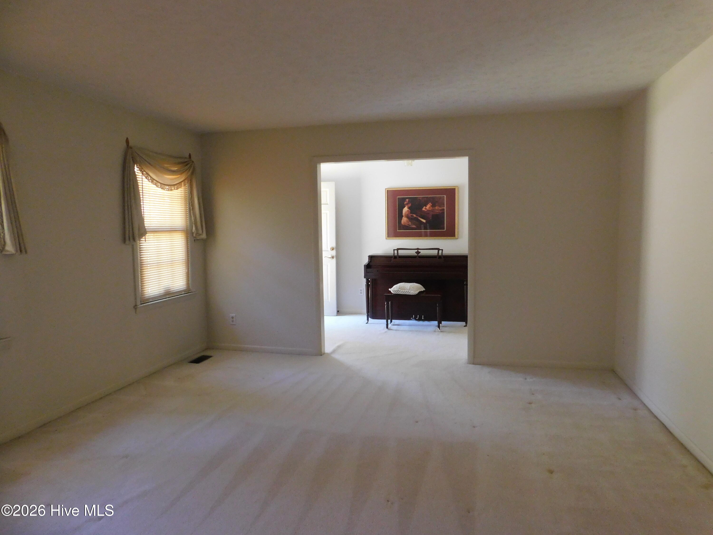 12460 Laurelcrest Road Property Photo 5