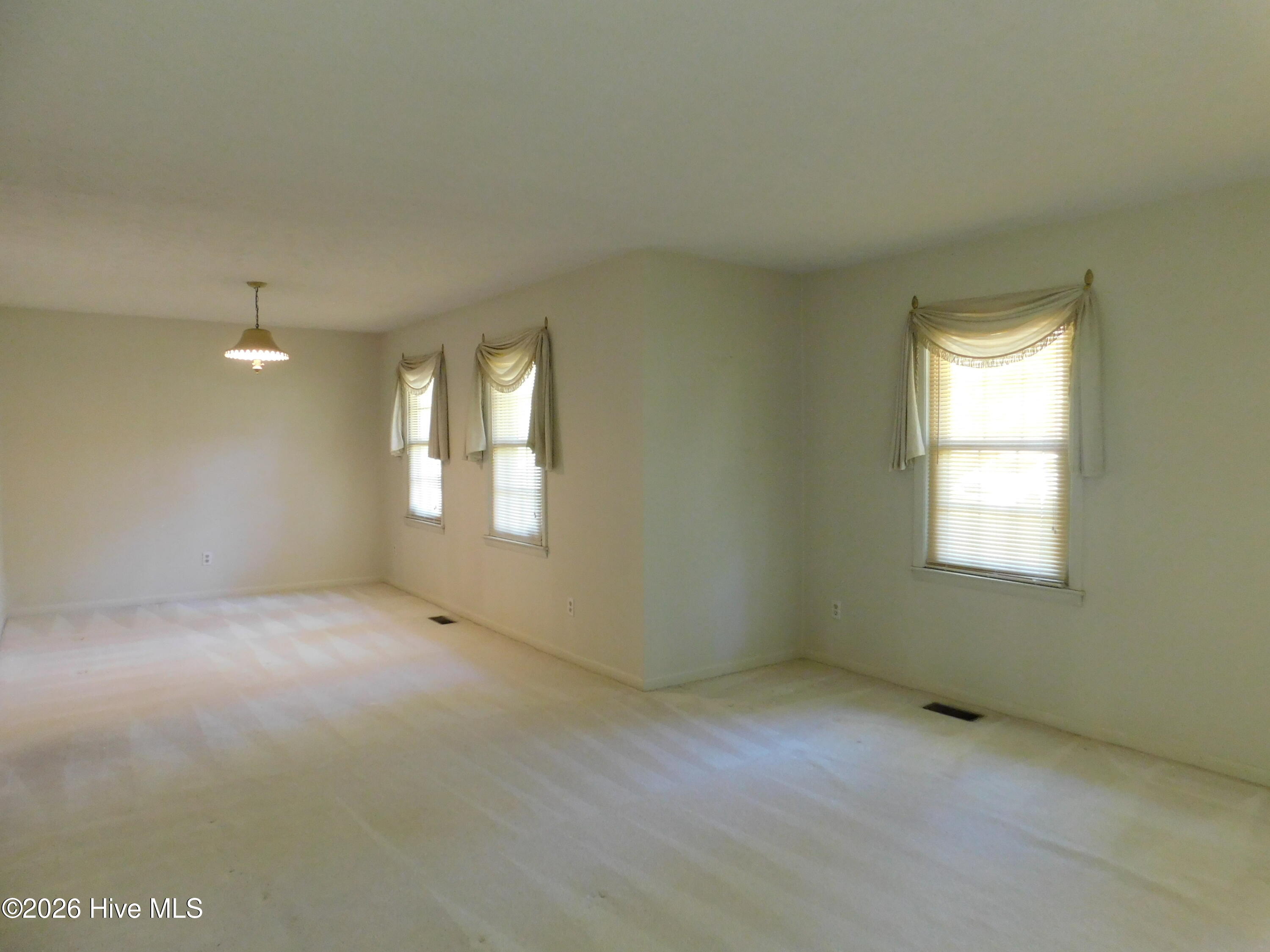 12460 Laurelcrest Road Property Photo 7