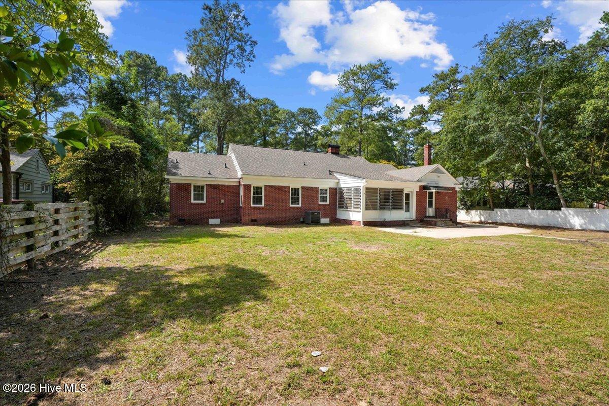 521 S Taylor Street Property Photo 3