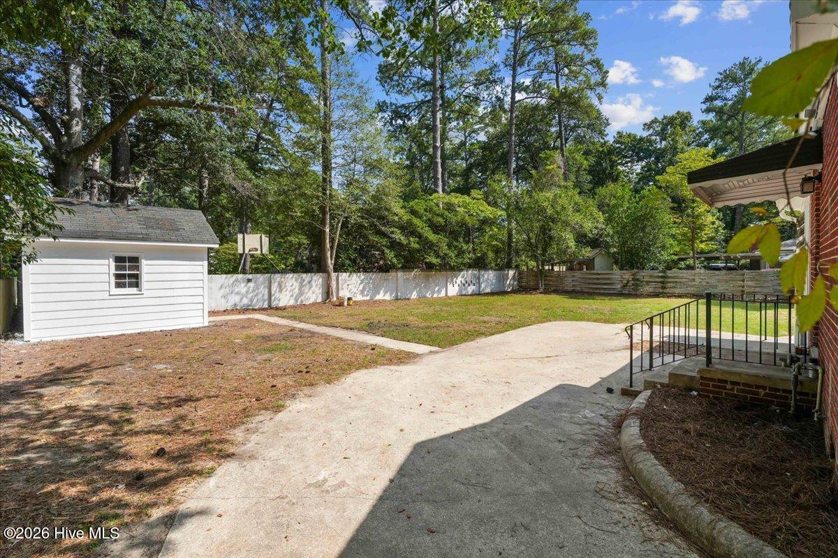 521 S Taylor Street Property Photo 4