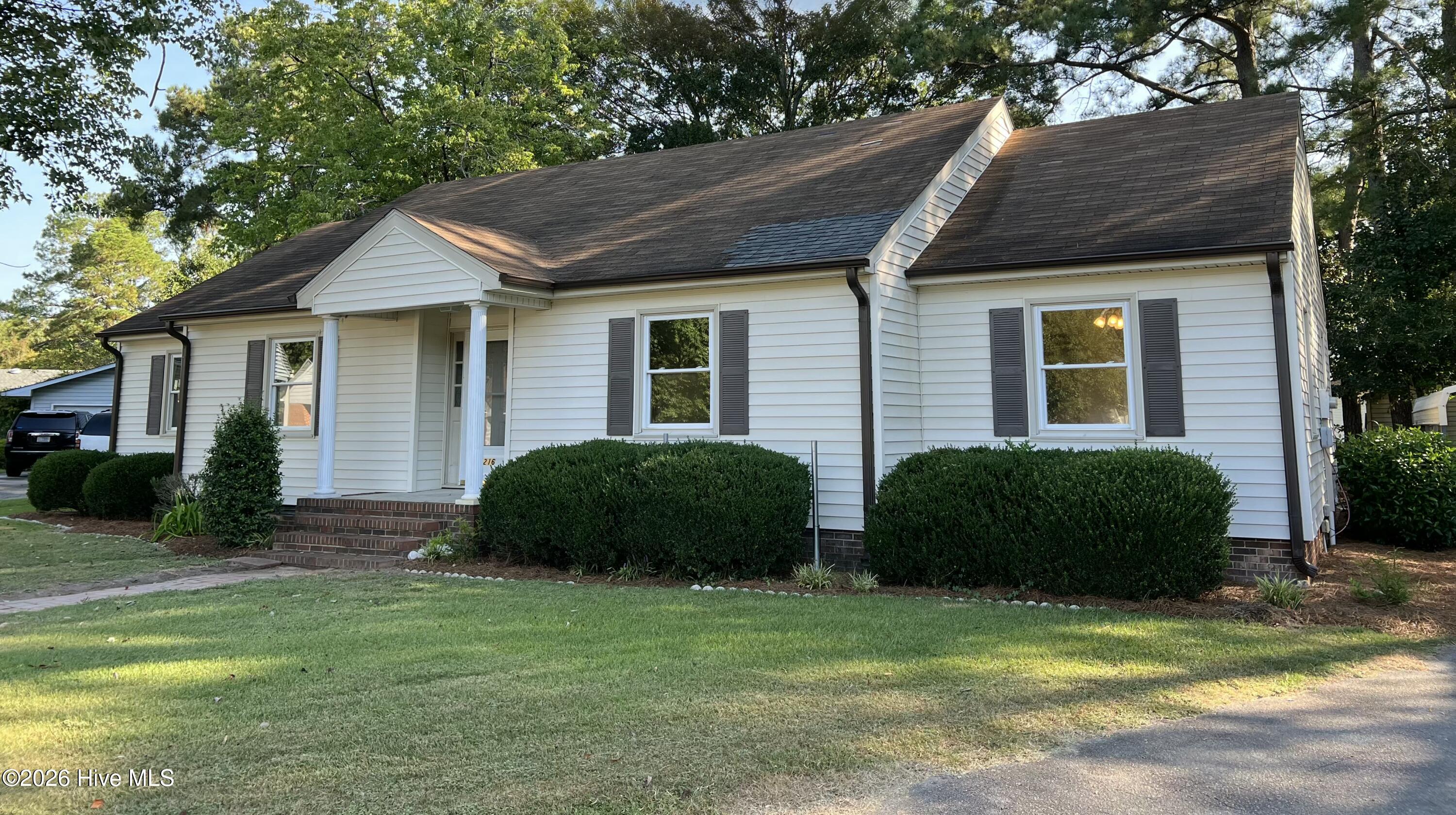 1216 Woodford Court Property Photo 1