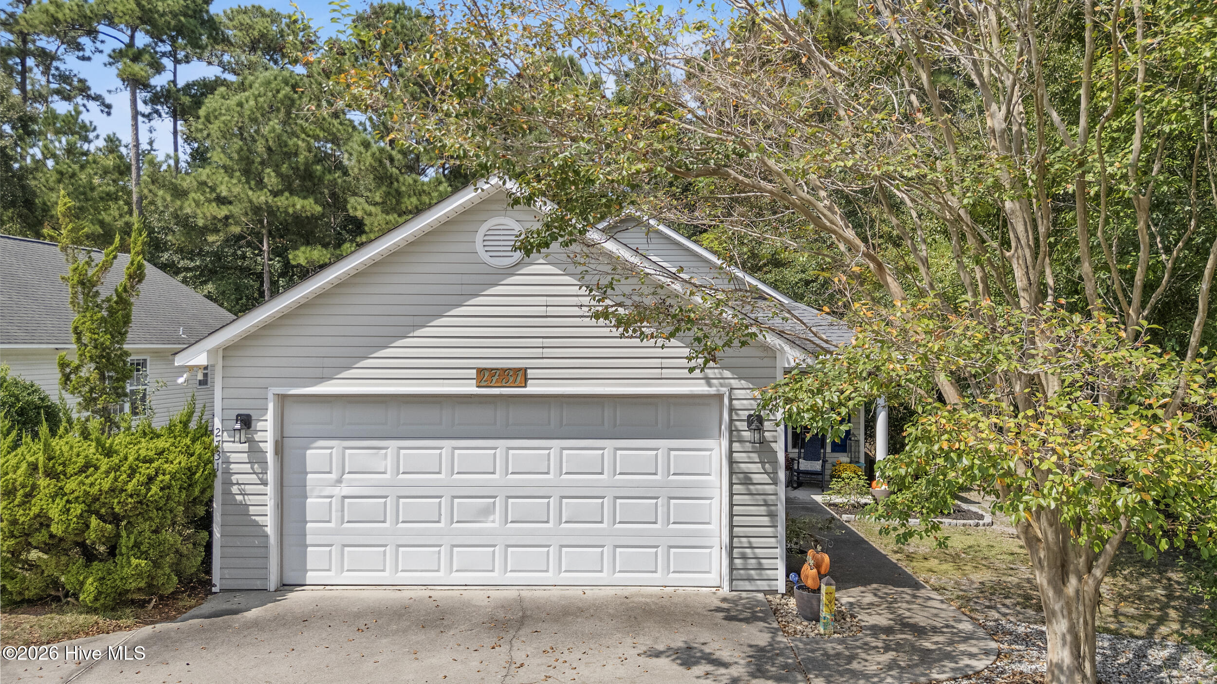 2731 Country Club Drive Property Photo 1