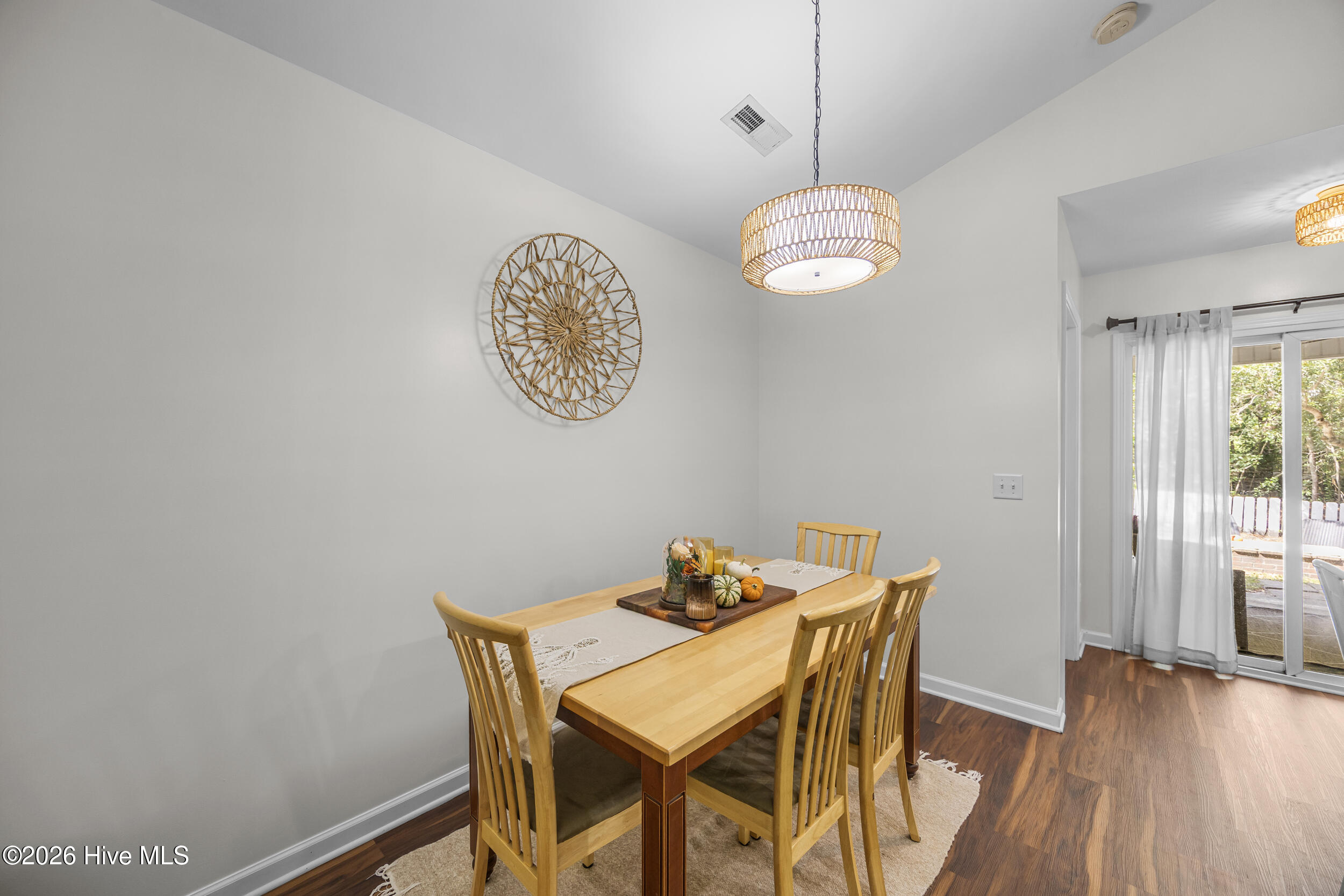 2731 Country Club Drive Property Photo 10