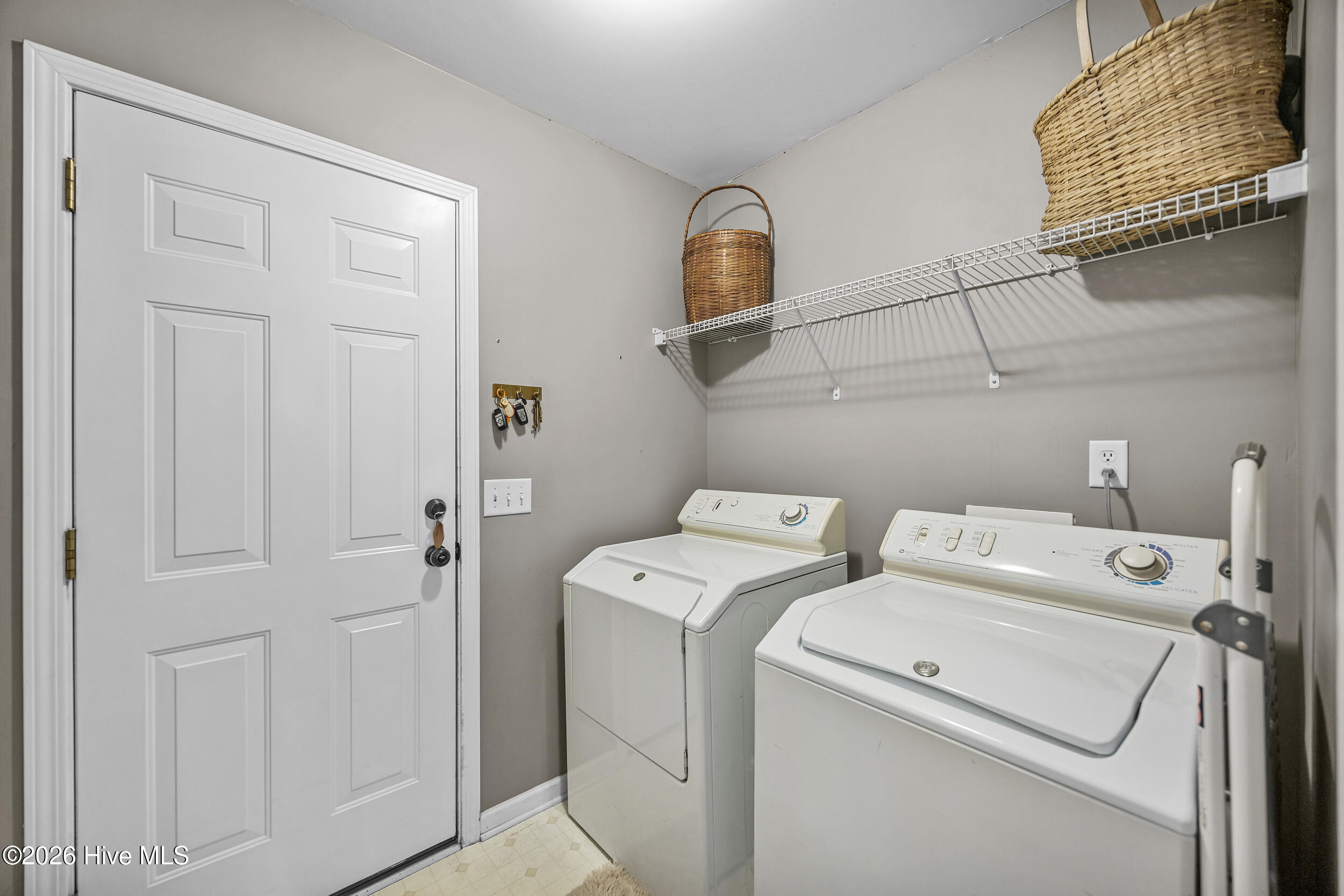 2731 Country Club Drive Property Photo 27