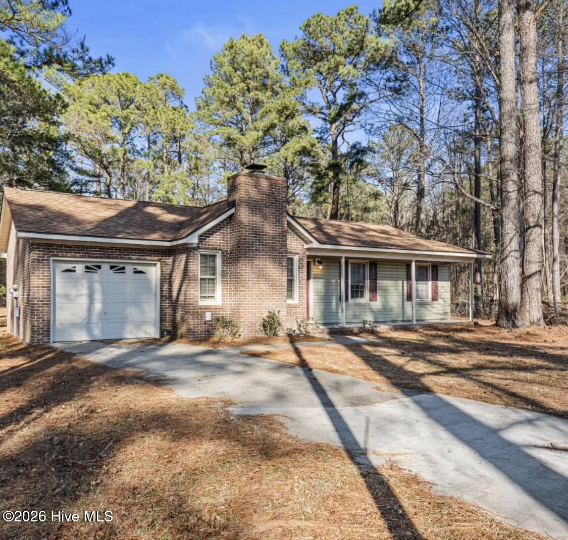 305 Pinewood Court Property Photo 1