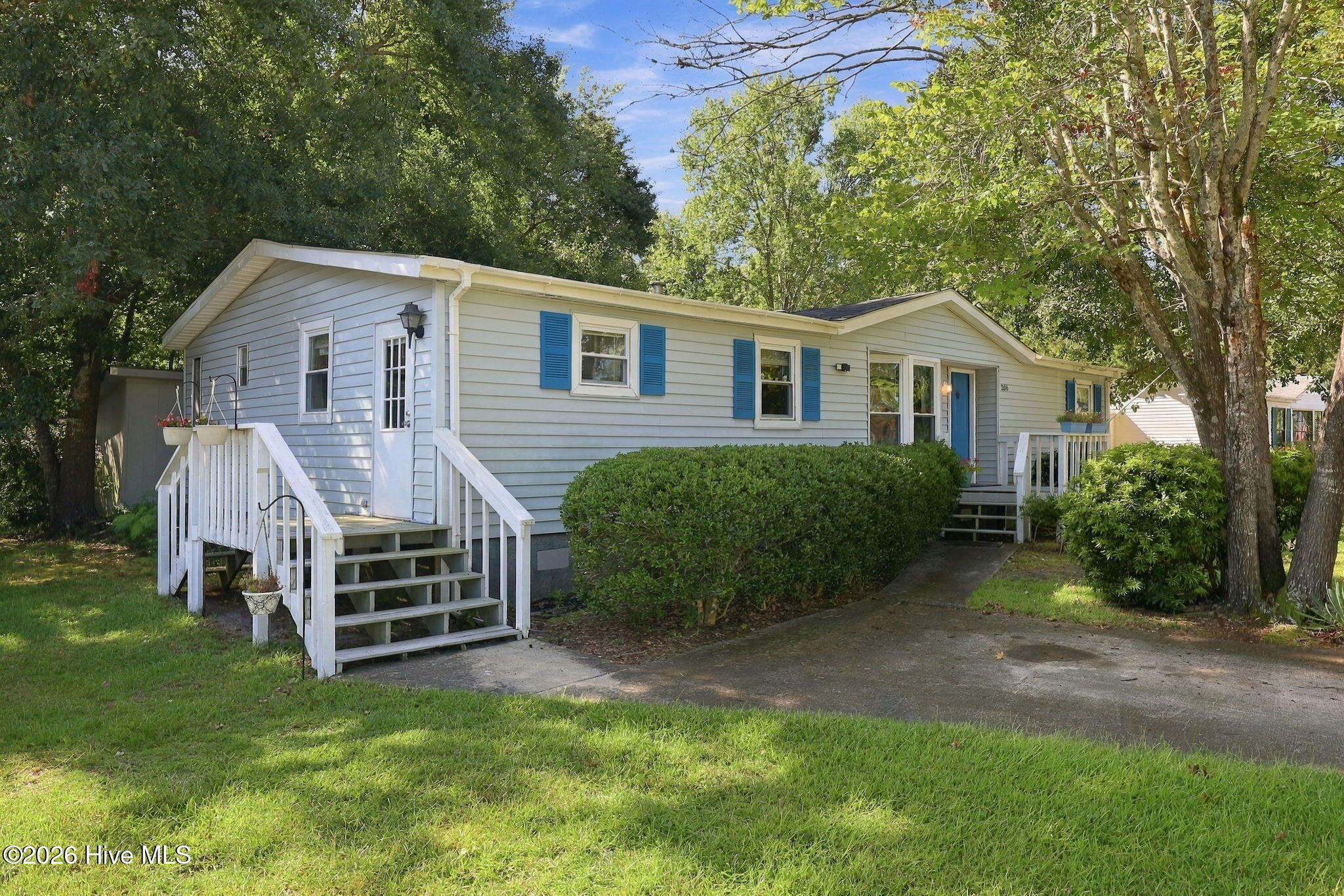 206 Champion Drive Property Photo 2