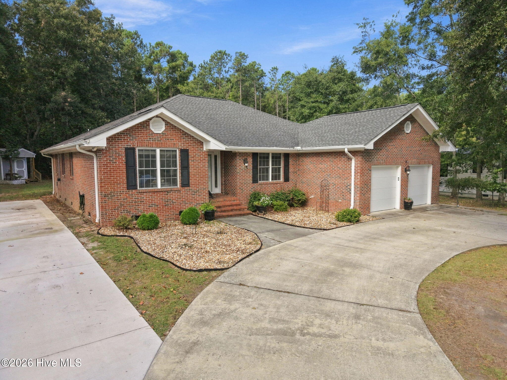 323 S Belvedere Drive Property Photo 2