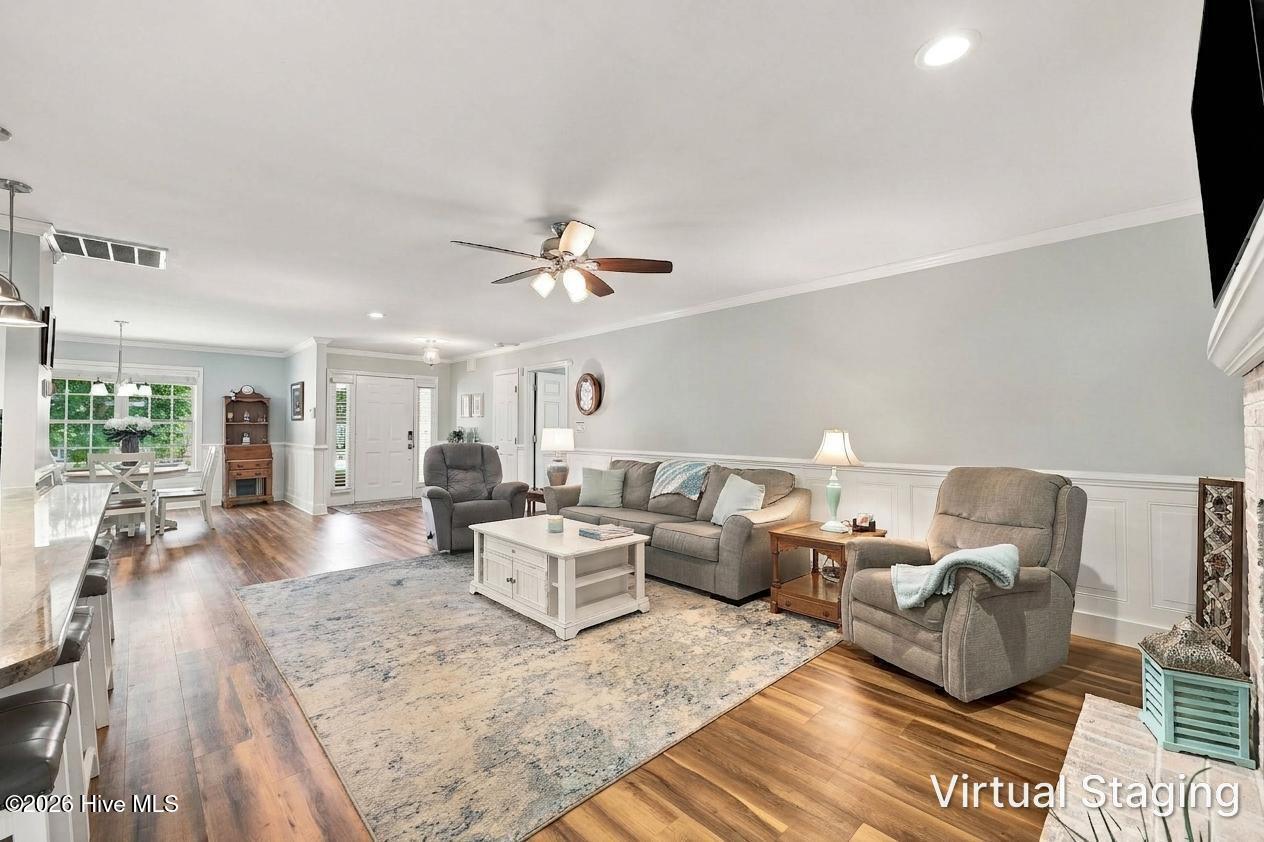 323 S Belvedere Drive Property Photo 4