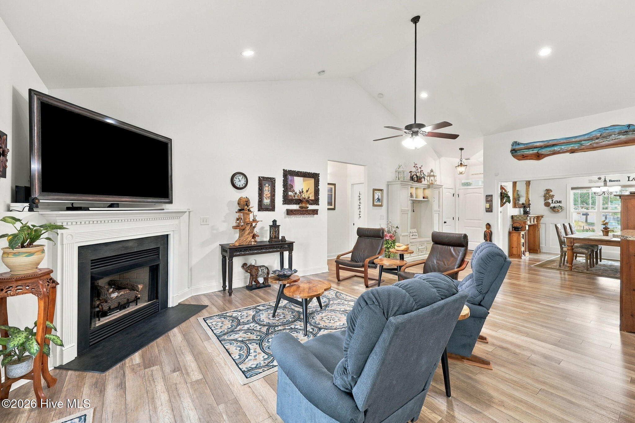 107 Sea Breeze Court Property Photo 8