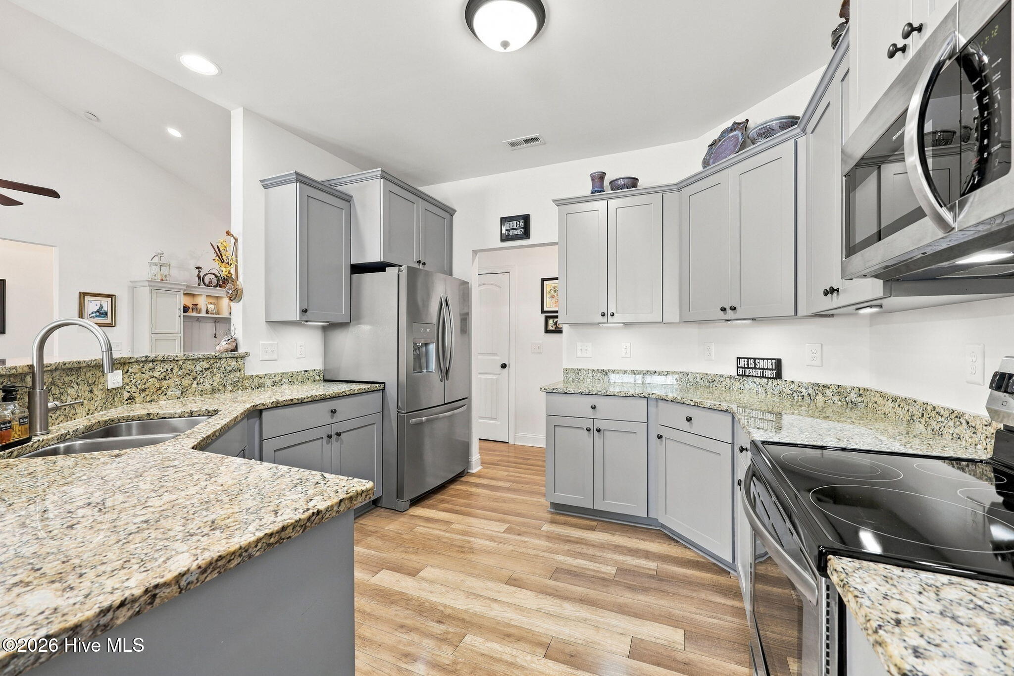 107 Sea Breeze Court Property Photo 14