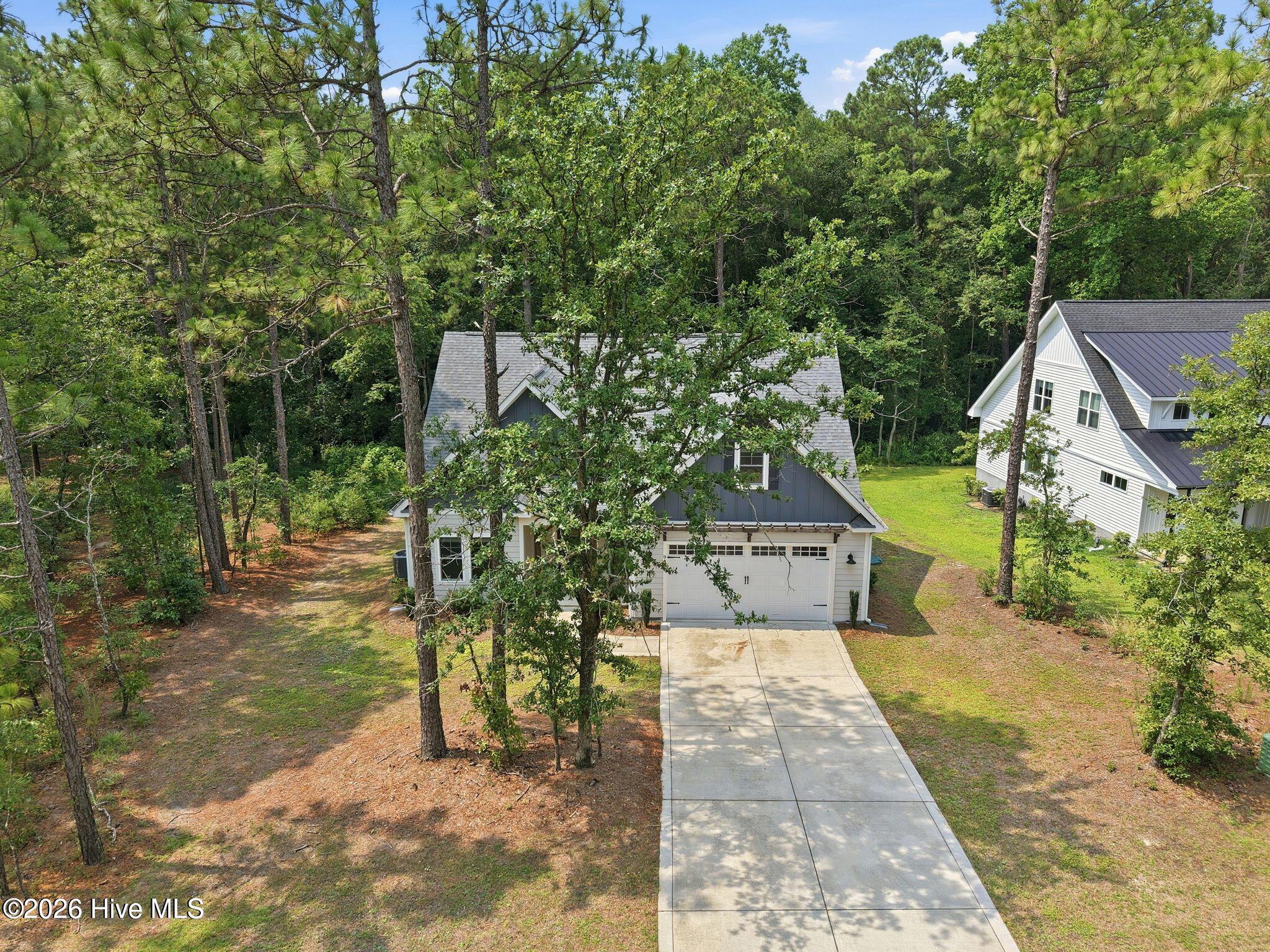 942 Greenbriar Drive Property Photo 4