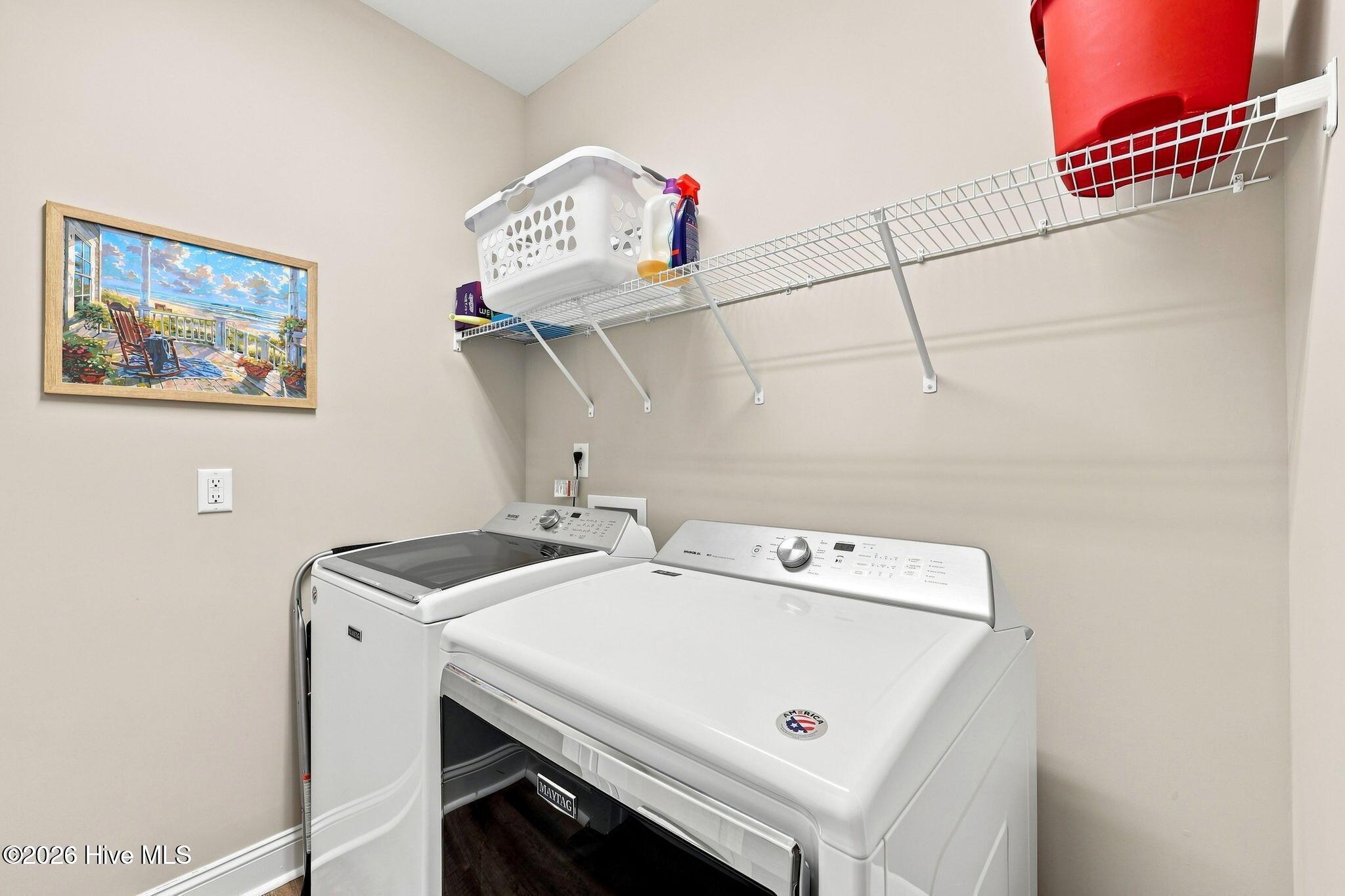 942 Greenbriar Drive Property Photo 24