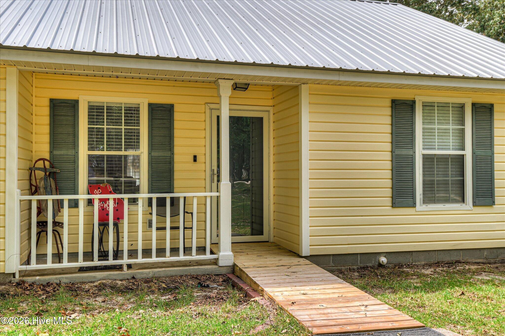 2059 Deerwood Circle Property Photo 2