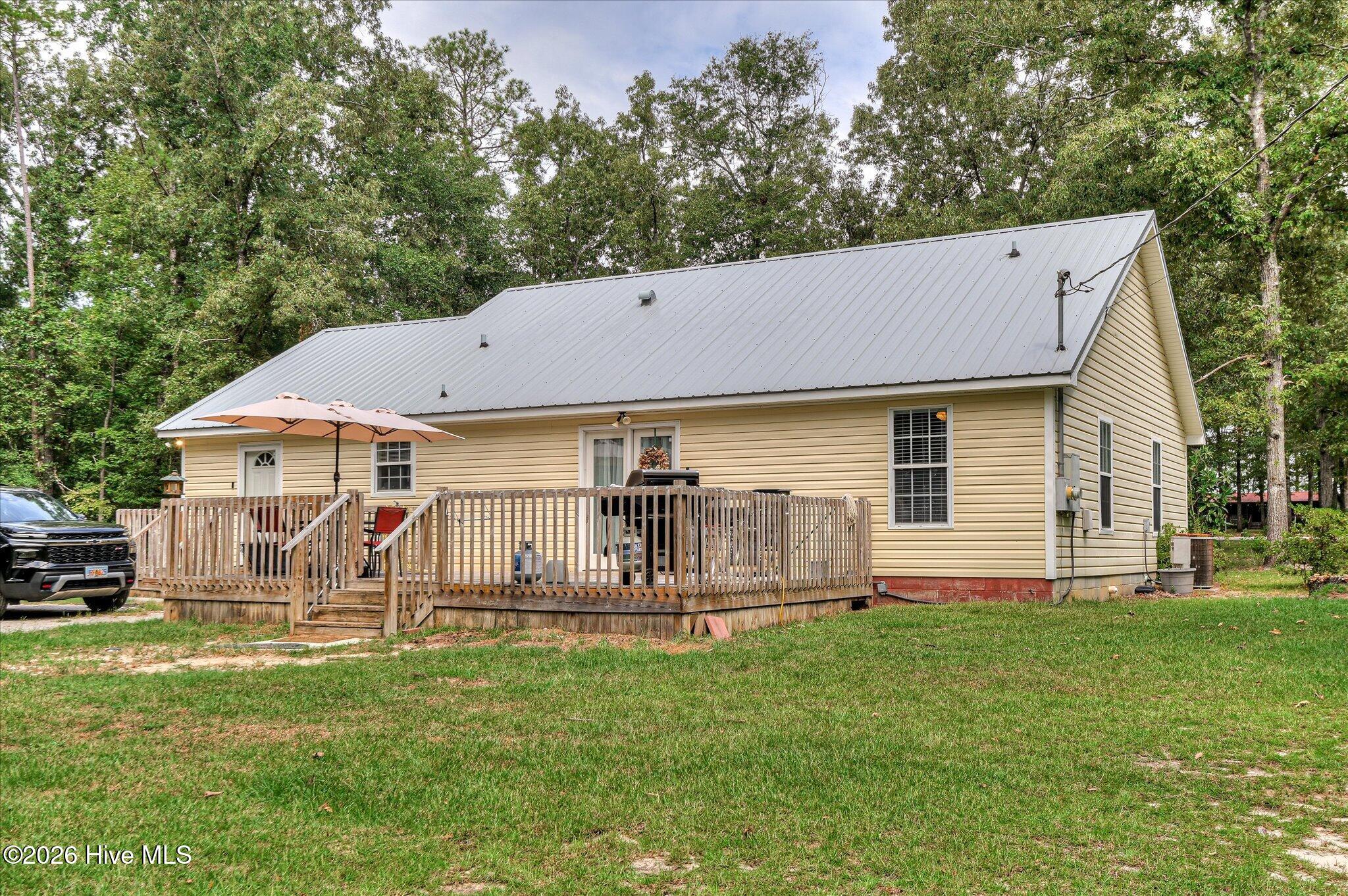 2059 Deerwood Circle Property Photo 6