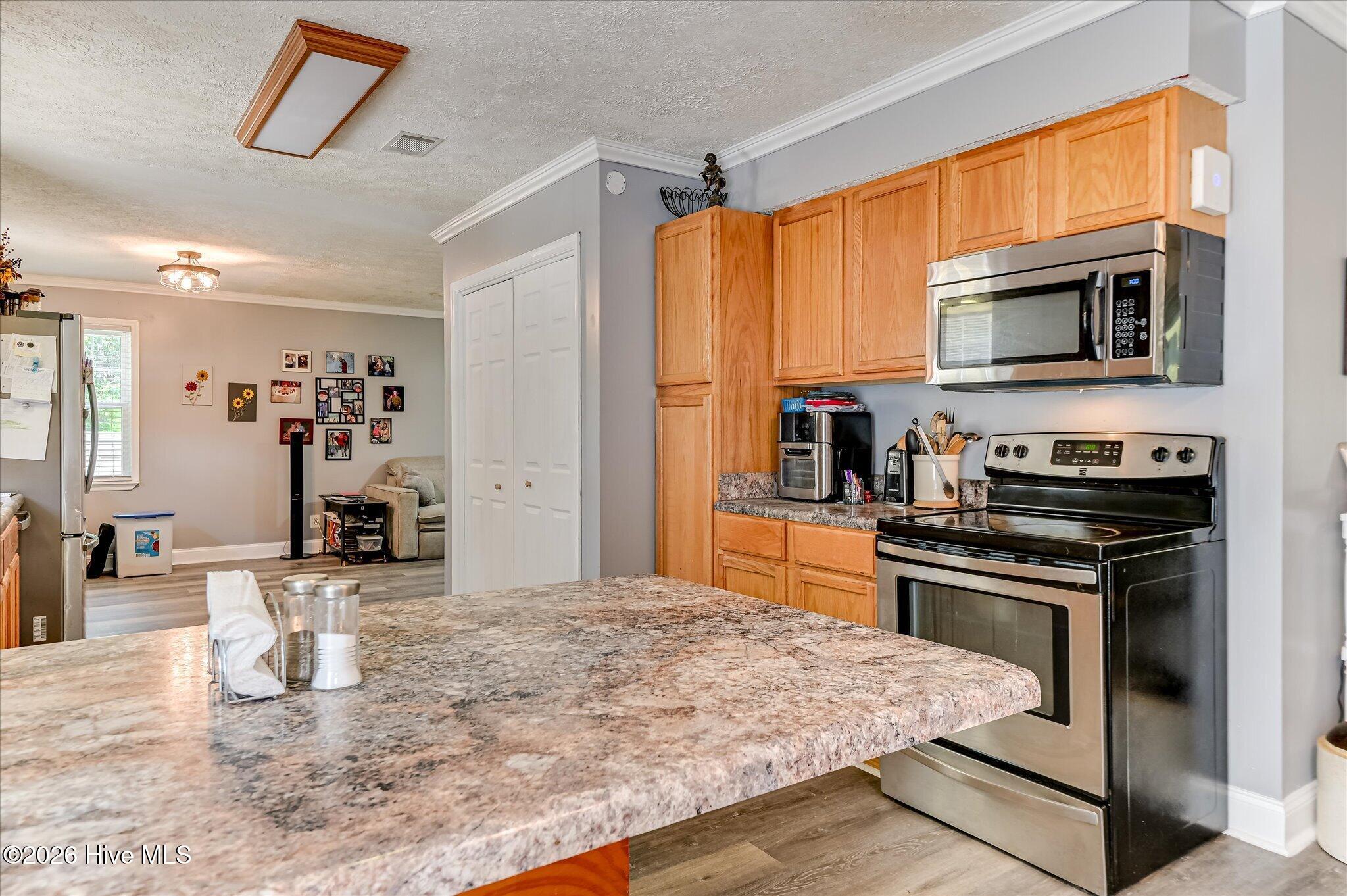 2059 Deerwood Circle Property Photo 18