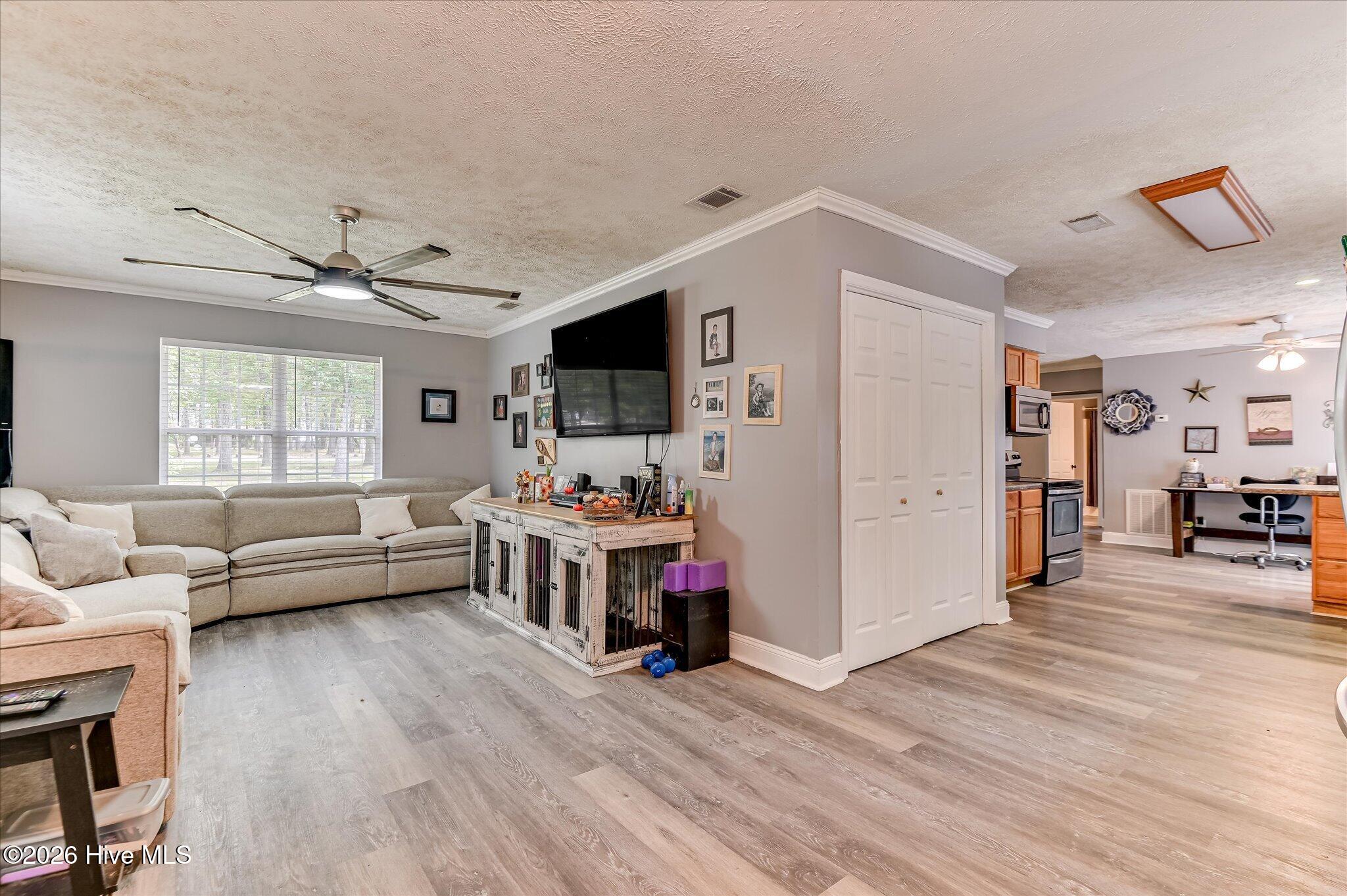2059 Deerwood Circle Property Photo 24