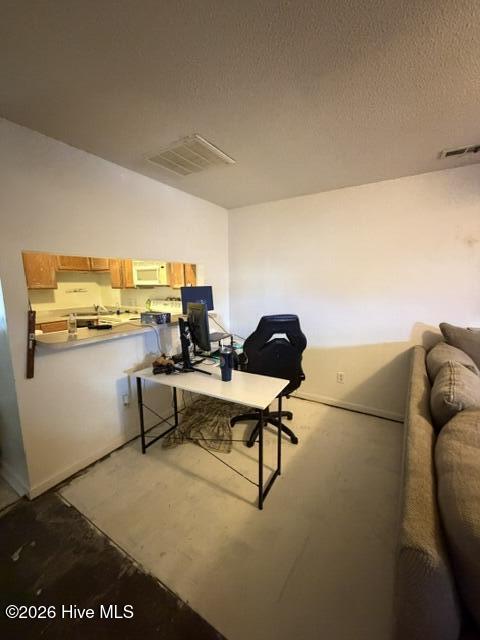 305 Fox Way S Property Photo 4
