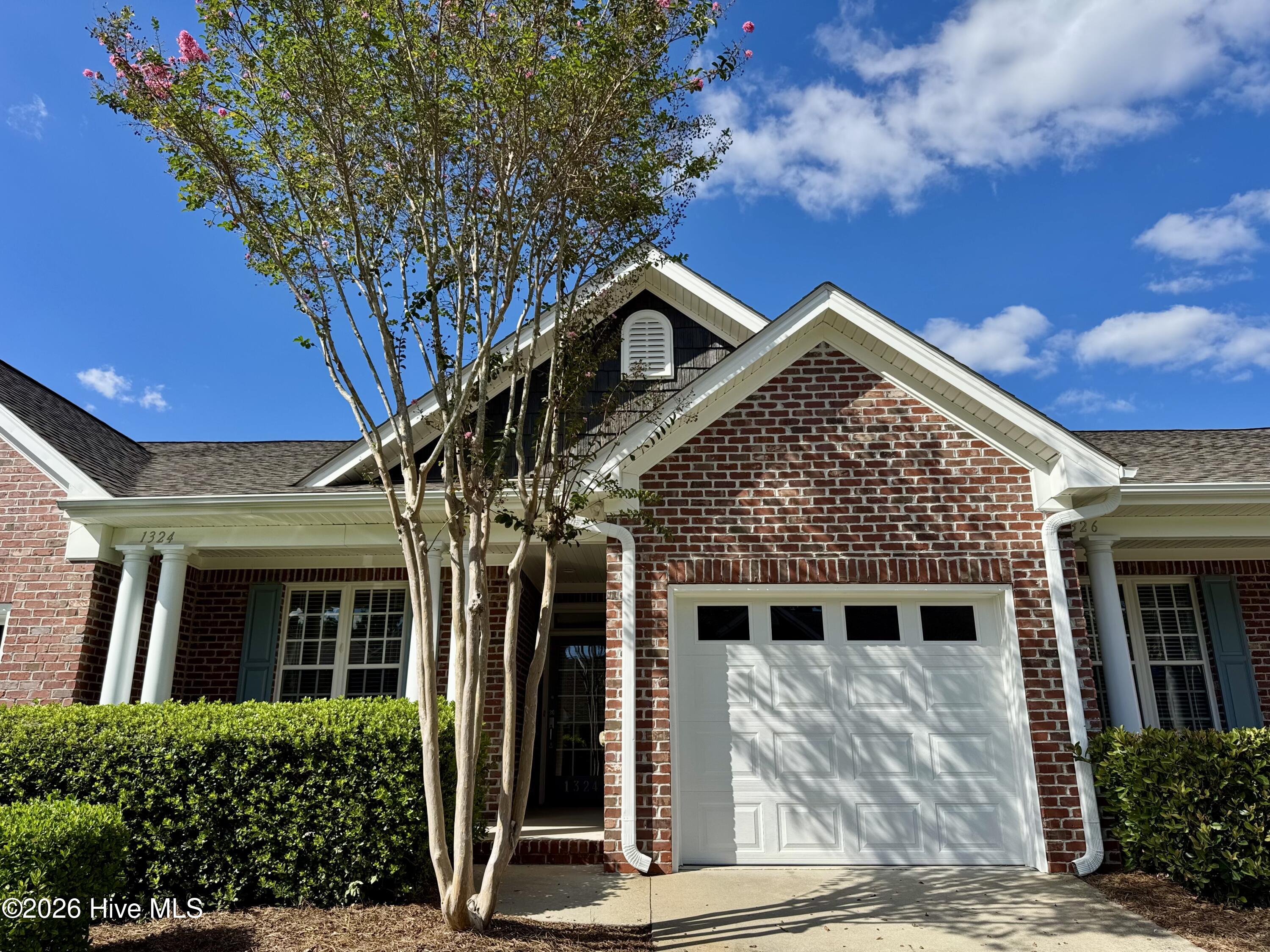1324 Suncrest Way Property Photo 1