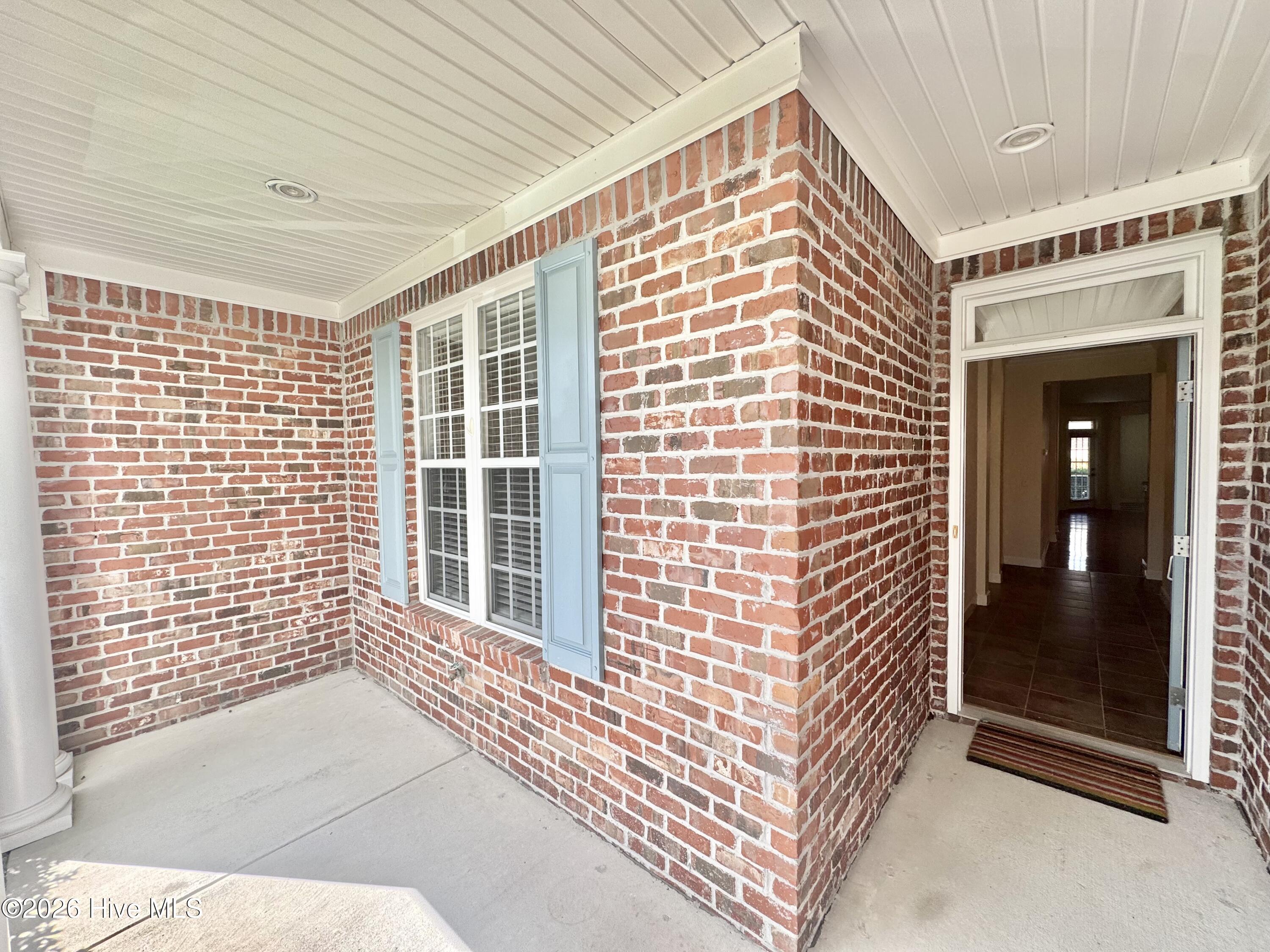 1324 Suncrest Way Property Photo 2