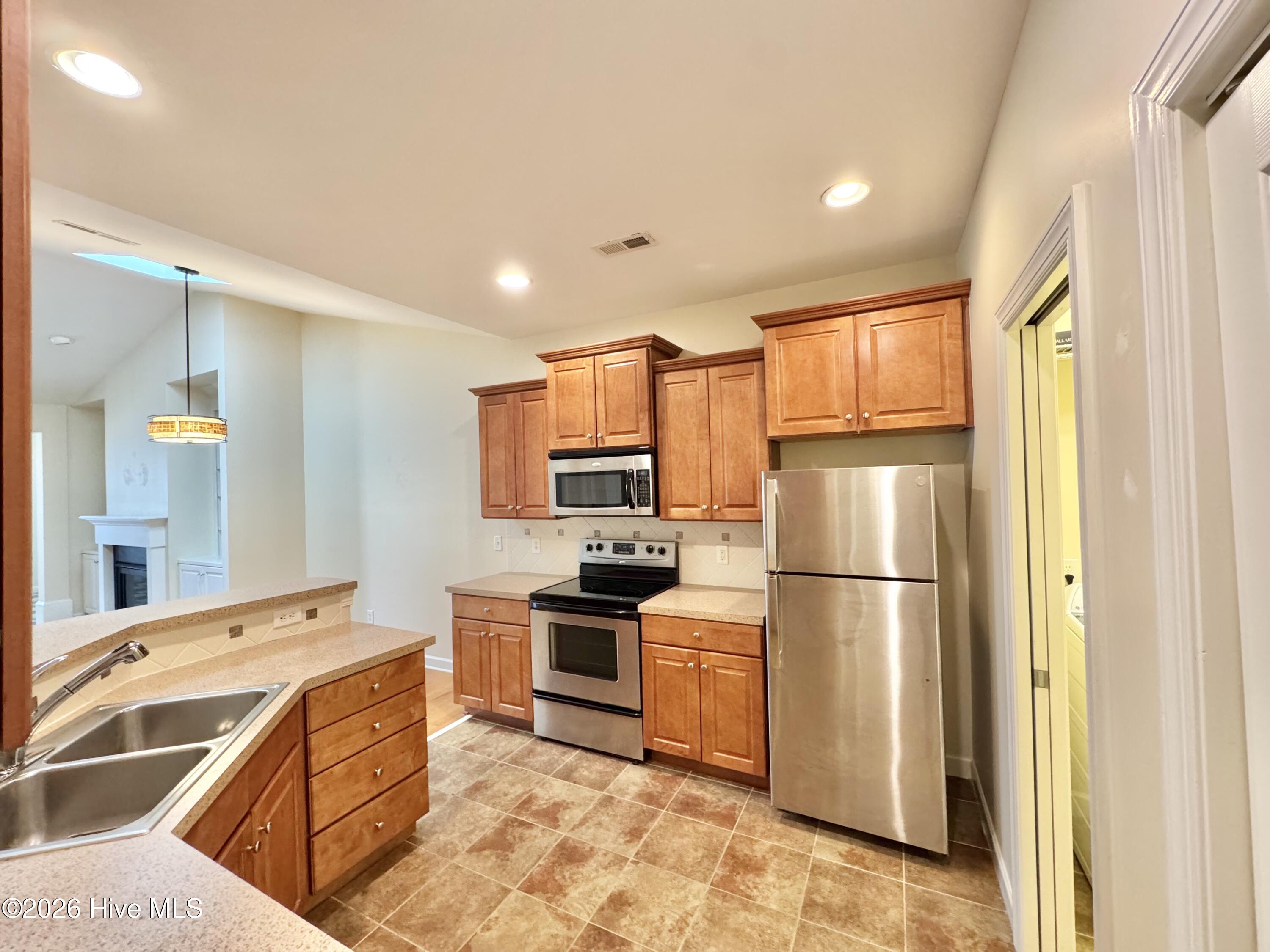 1324 Suncrest Way Property Photo 3