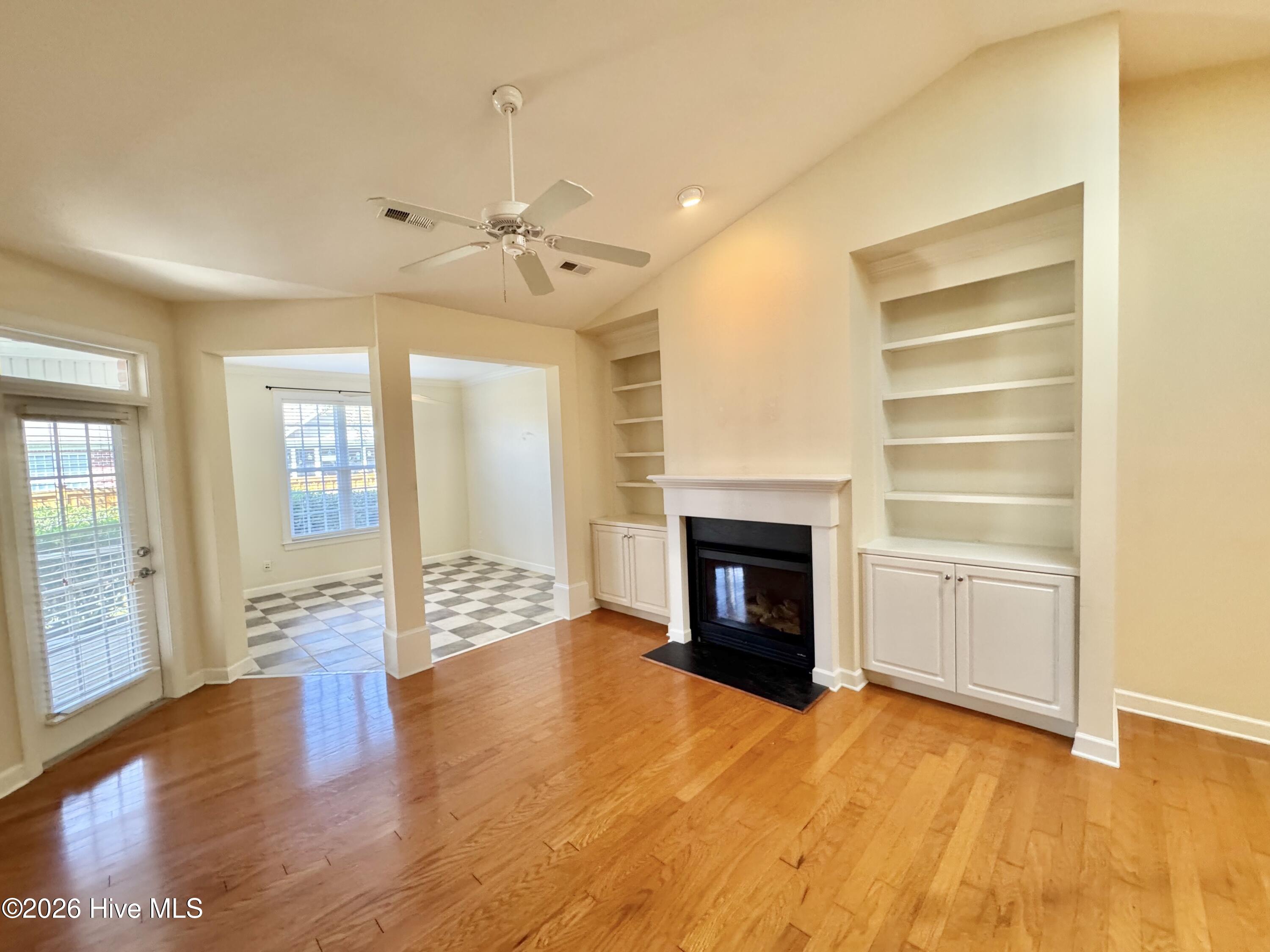 1324 Suncrest Way Property Photo 6