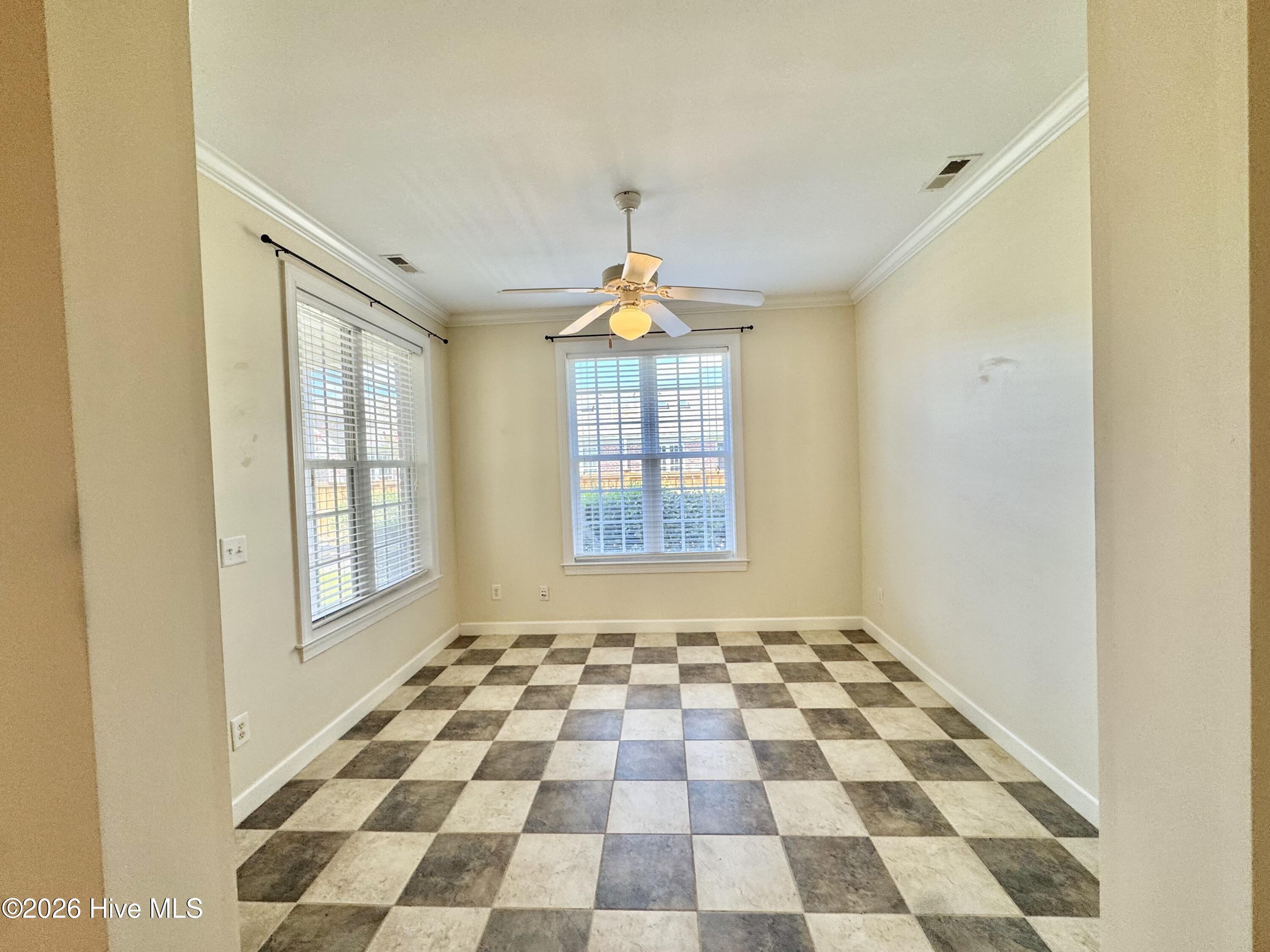 1324 Suncrest Way Property Photo 9