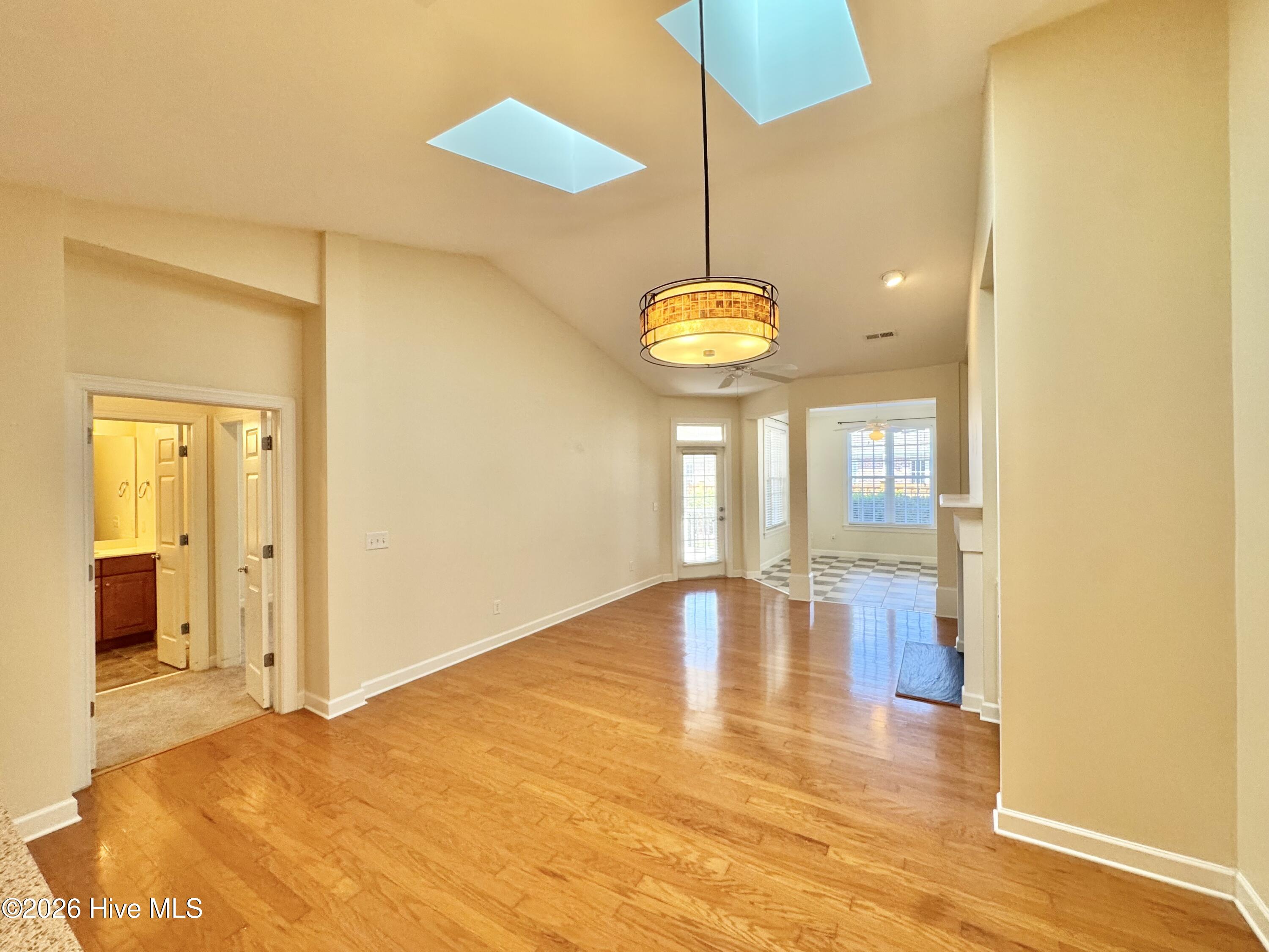 1324 Suncrest Way Property Photo 10
