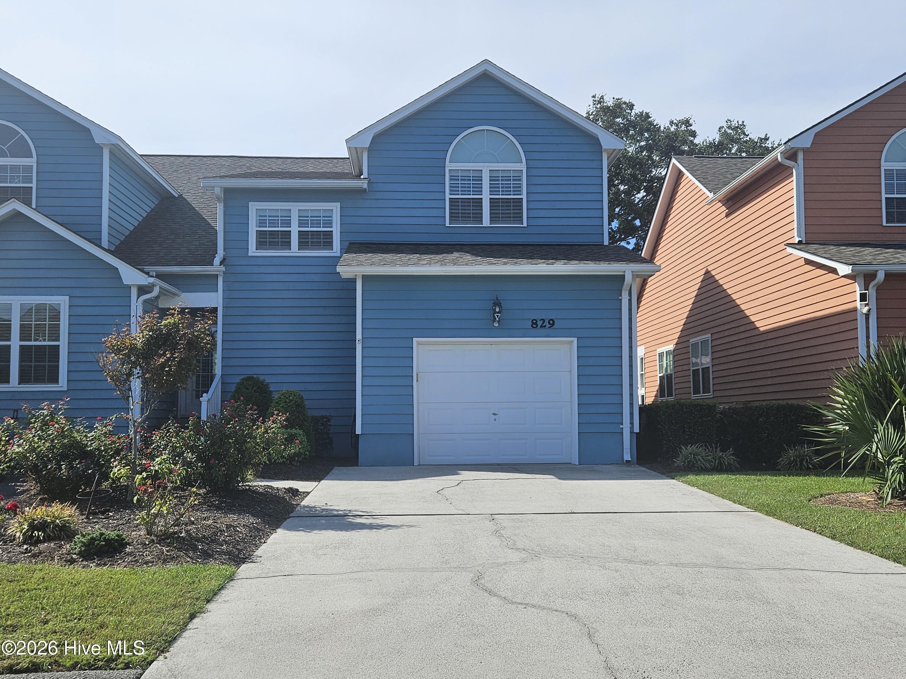 829 Sloop Pointe Lane Property Photo 1